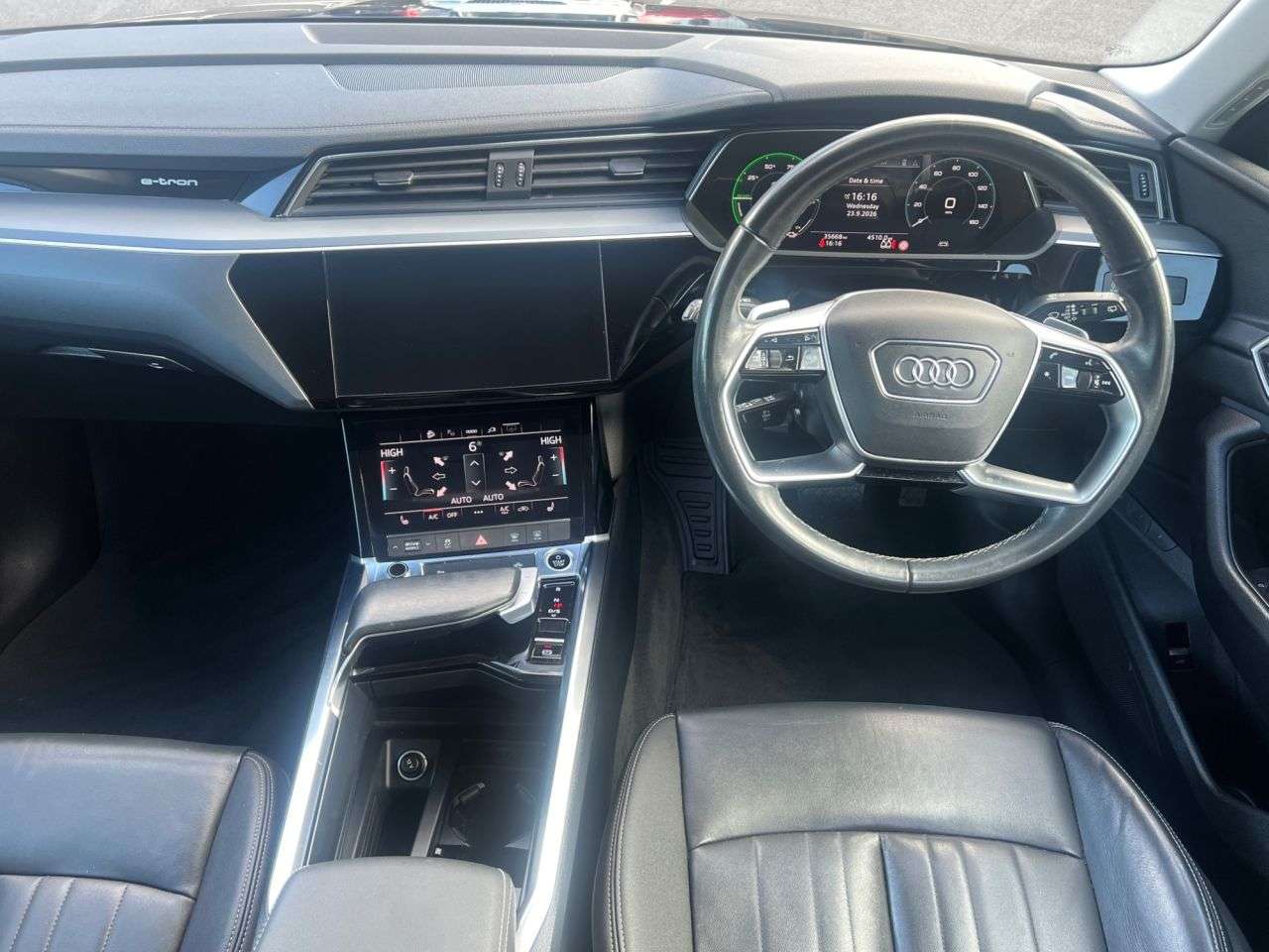 2023 AUDI Q8 E-TRON 2023 AUDI Q8 E-TRON
