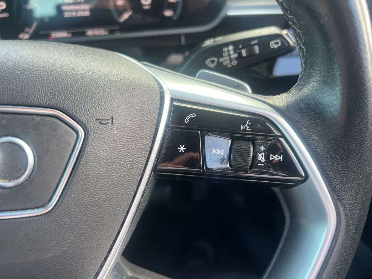 2023 AUDI Q8 E-TRON 2023 AUDI Q8 E-TRON