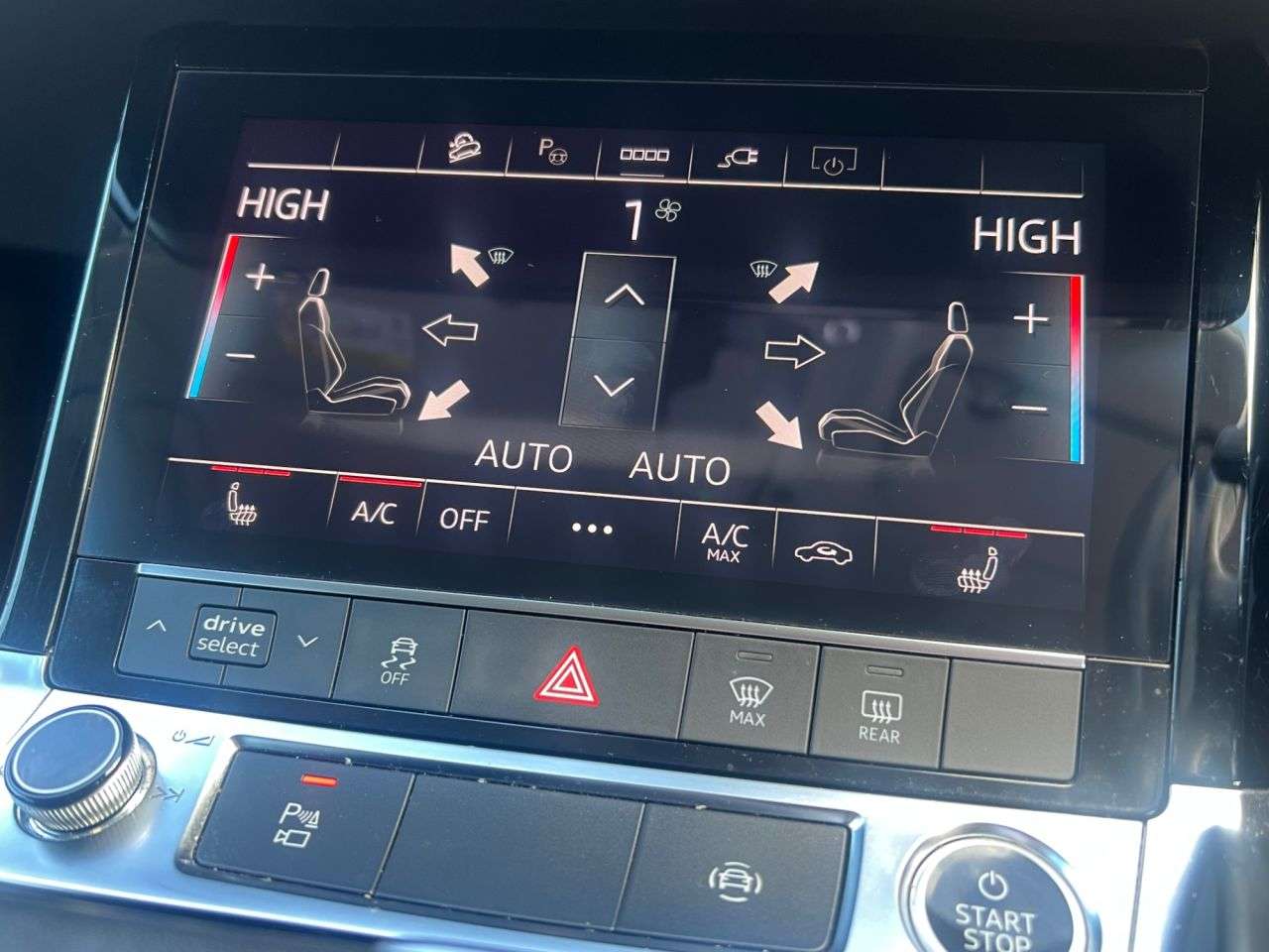 2023 AUDI Q8 E-TRON 2023 AUDI Q8 E-TRON