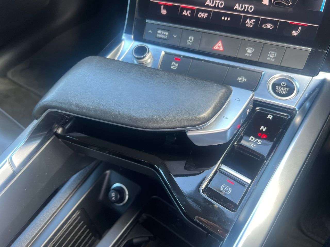 2023 AUDI Q8 E-TRON 2023 AUDI Q8 E-TRON