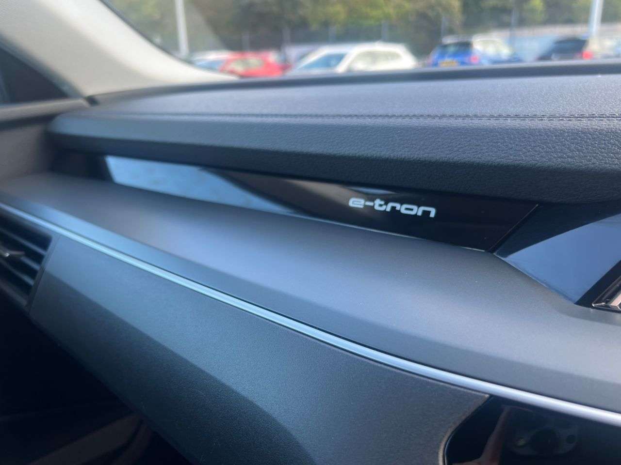 2023 AUDI Q8 E-TRON 2023 AUDI Q8 E-TRON