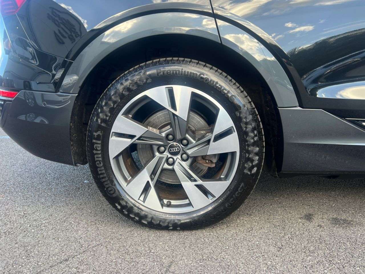 2023 AUDI Q8 E-TRON 2023 AUDI Q8 E-TRON