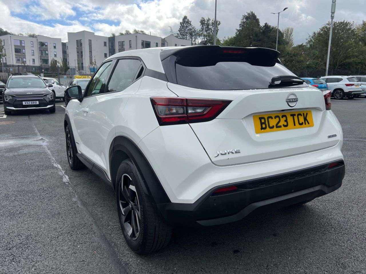 A 2023 NISSAN JUKE 1.6 N-Connecta SUV 5dr Petrol Hybrid Auto Euro 6 (143 ps) A 2023 NISSAN JUKE 1.6 N-Connecta SUV 5dr Petrol Hybrid Auto Euro 6 (143 ps)