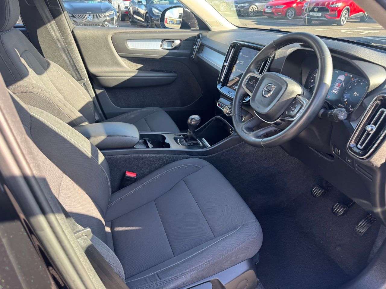 2021 VOLVO XC40 2021 VOLVO XC40