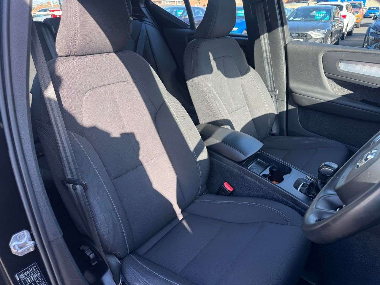 2021 VOLVO XC40 2021 VOLVO XC40