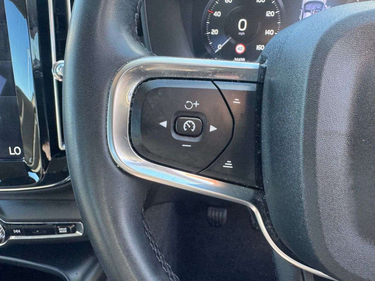 2021 VOLVO XC40 2021 VOLVO XC40