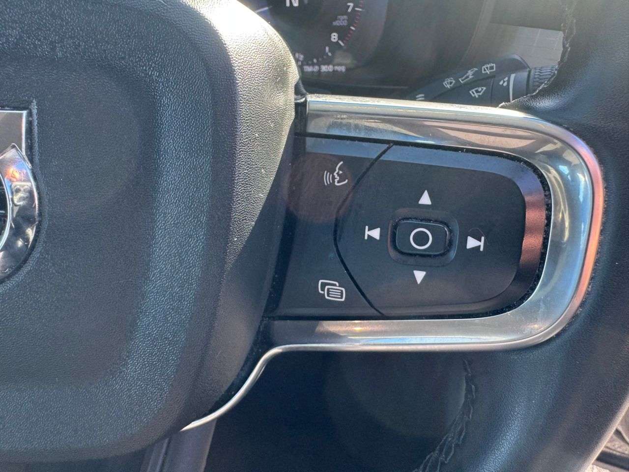 2021 VOLVO XC40 2021 VOLVO XC40