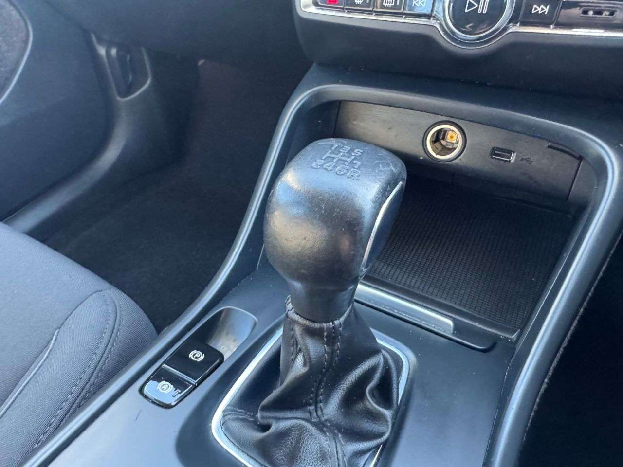 2021 VOLVO XC40 2021 VOLVO XC40