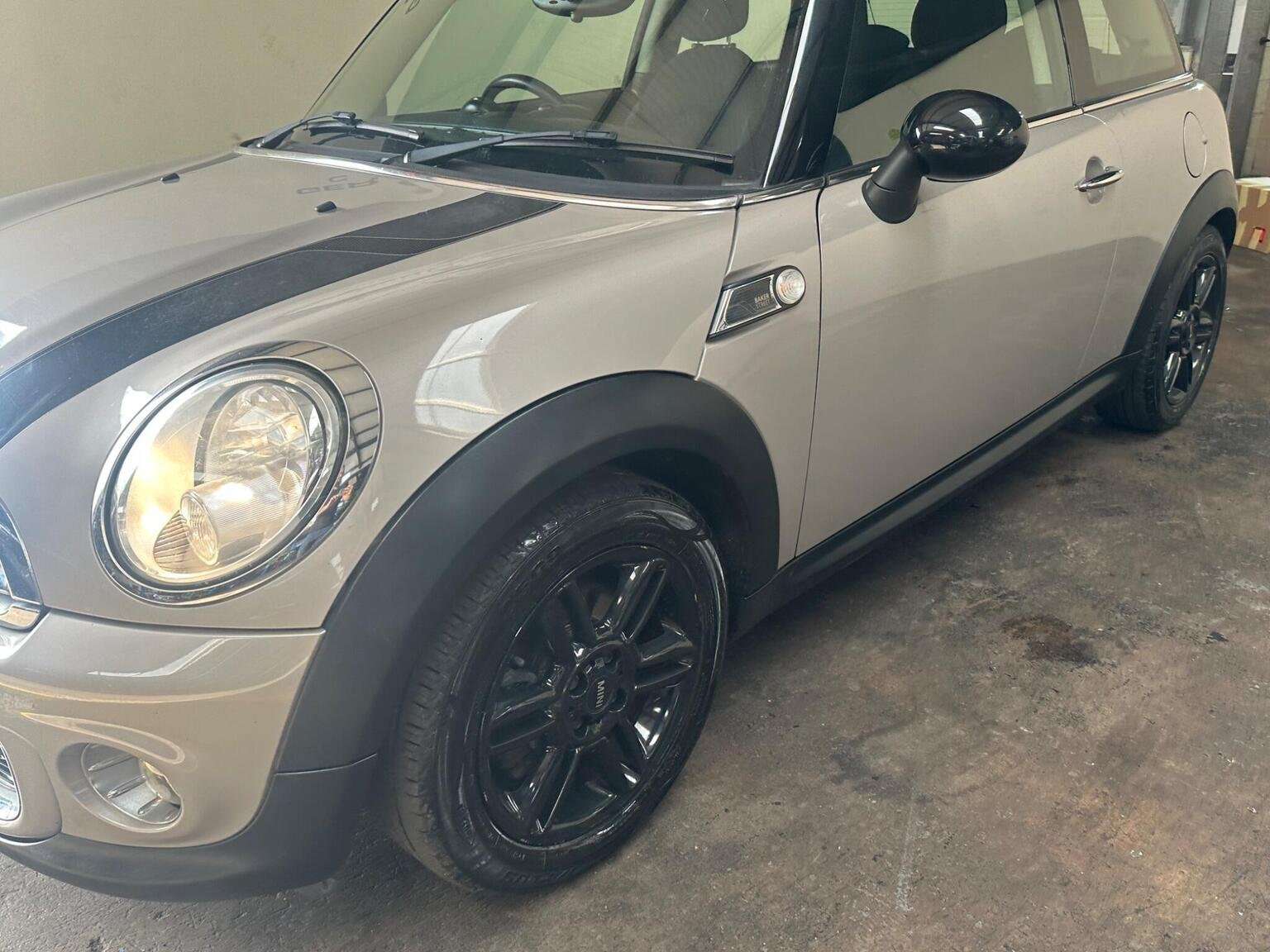 A 2013 MINI HATCH 1.6 Cooper Baker Street Euro 6 (s/s) 3dr A 2013 MINI HATCH 1.6 Cooper Baker Street Euro 6 (s/s) 3dr
