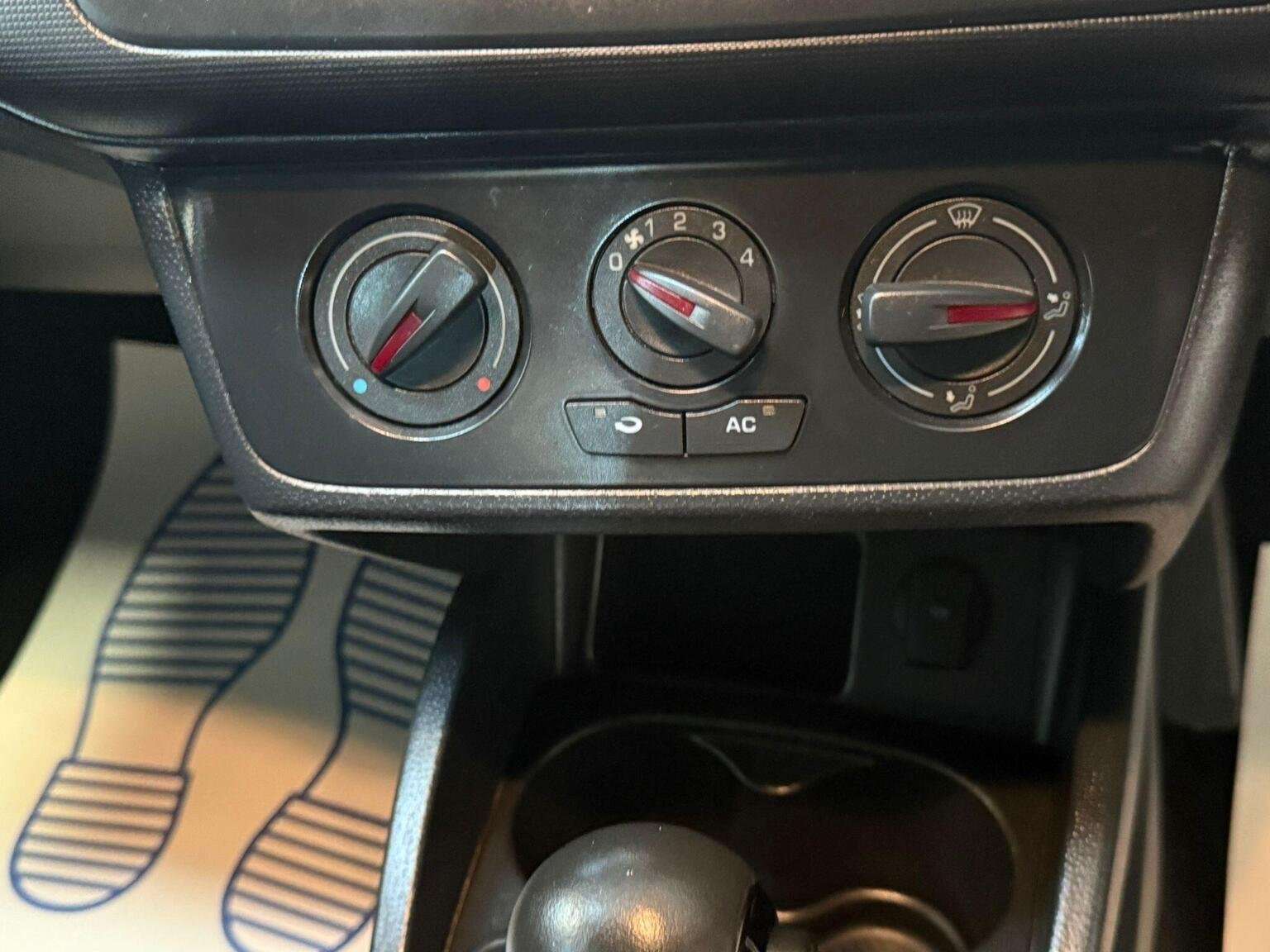 2013 SEAT IBIZA 2013 SEAT IBIZA