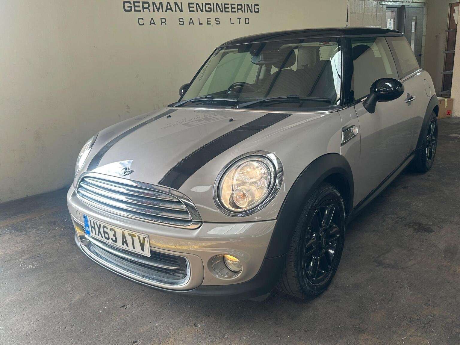 A 2013 MINI HATCH 1.6 Cooper Baker Street Euro 6 (s/s) 3dr A 2013 MINI HATCH 1.6 Cooper Baker Street Euro 6 (s/s) 3dr