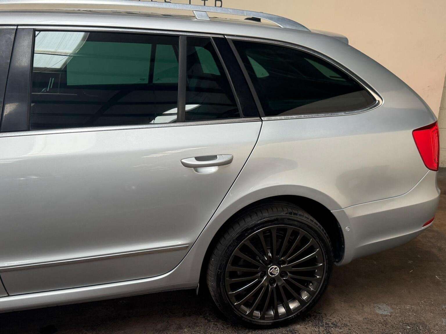 2014 SKODA SUPERB 2014 SKODA SUPERB