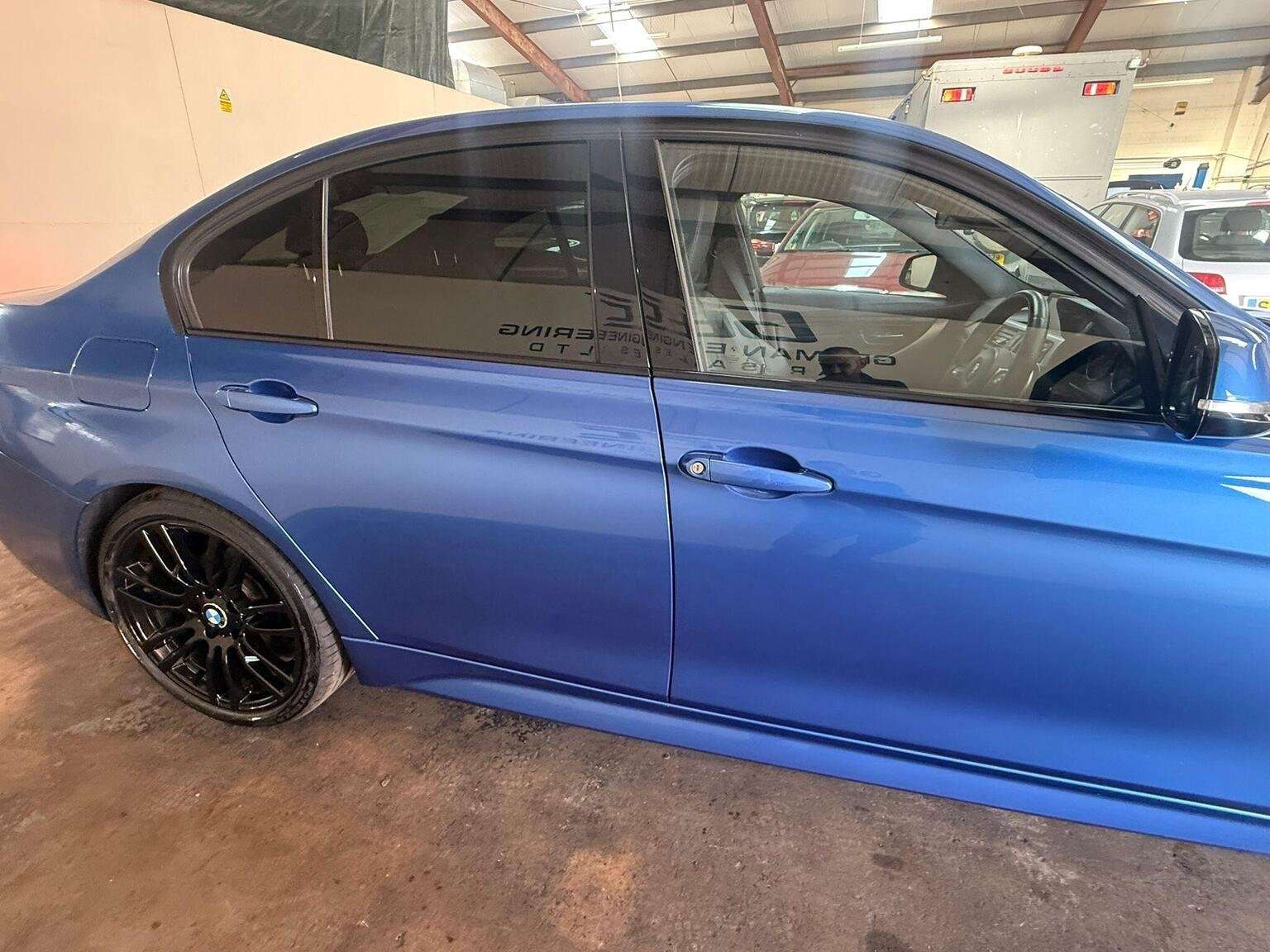 A 2012 BMW 3 SERIES 2.0 320i M Sport Auto Euro 5 (s/s) 4dr A 2012 BMW 3 SERIES 2.0 320i M Sport Auto Euro 5 (s/s) 4dr