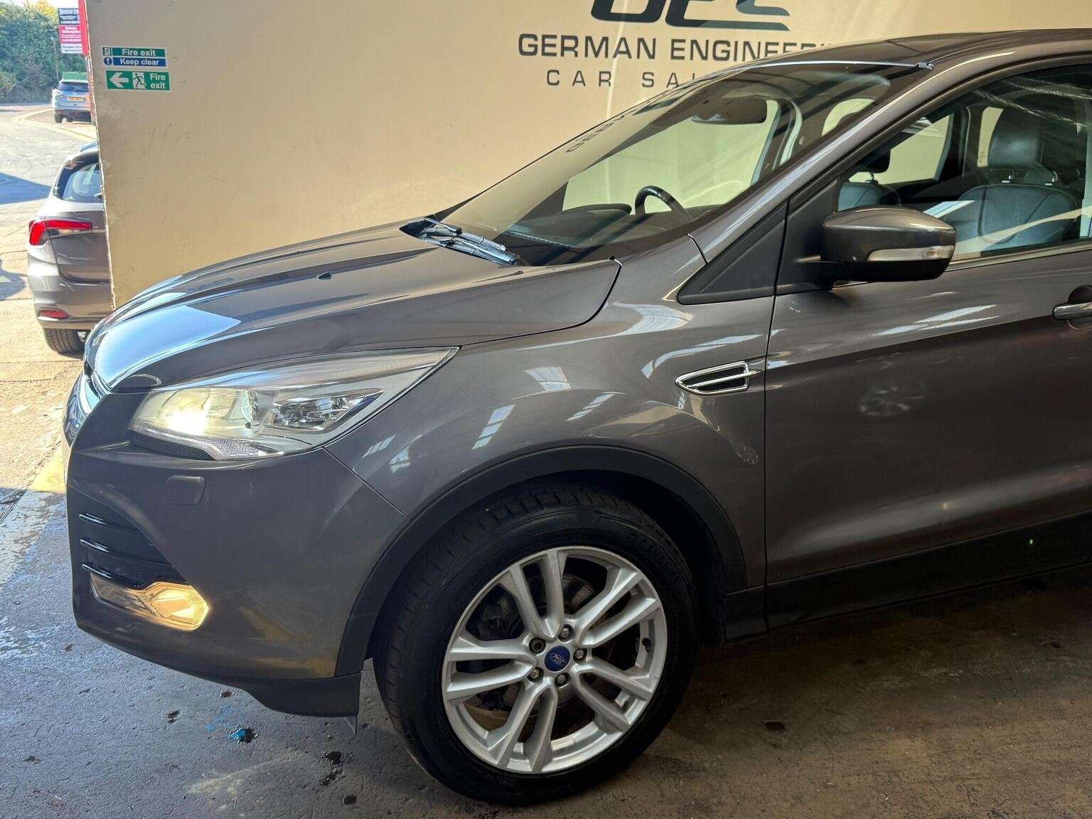 A 2011 FORD S-MAX 2.0T EcoBoost Titanium X Sport Powershift Euro 5 5dr A 2011 FORD S-MAX 2.0T EcoBoost Titanium X Sport Powershift Euro 5 5dr