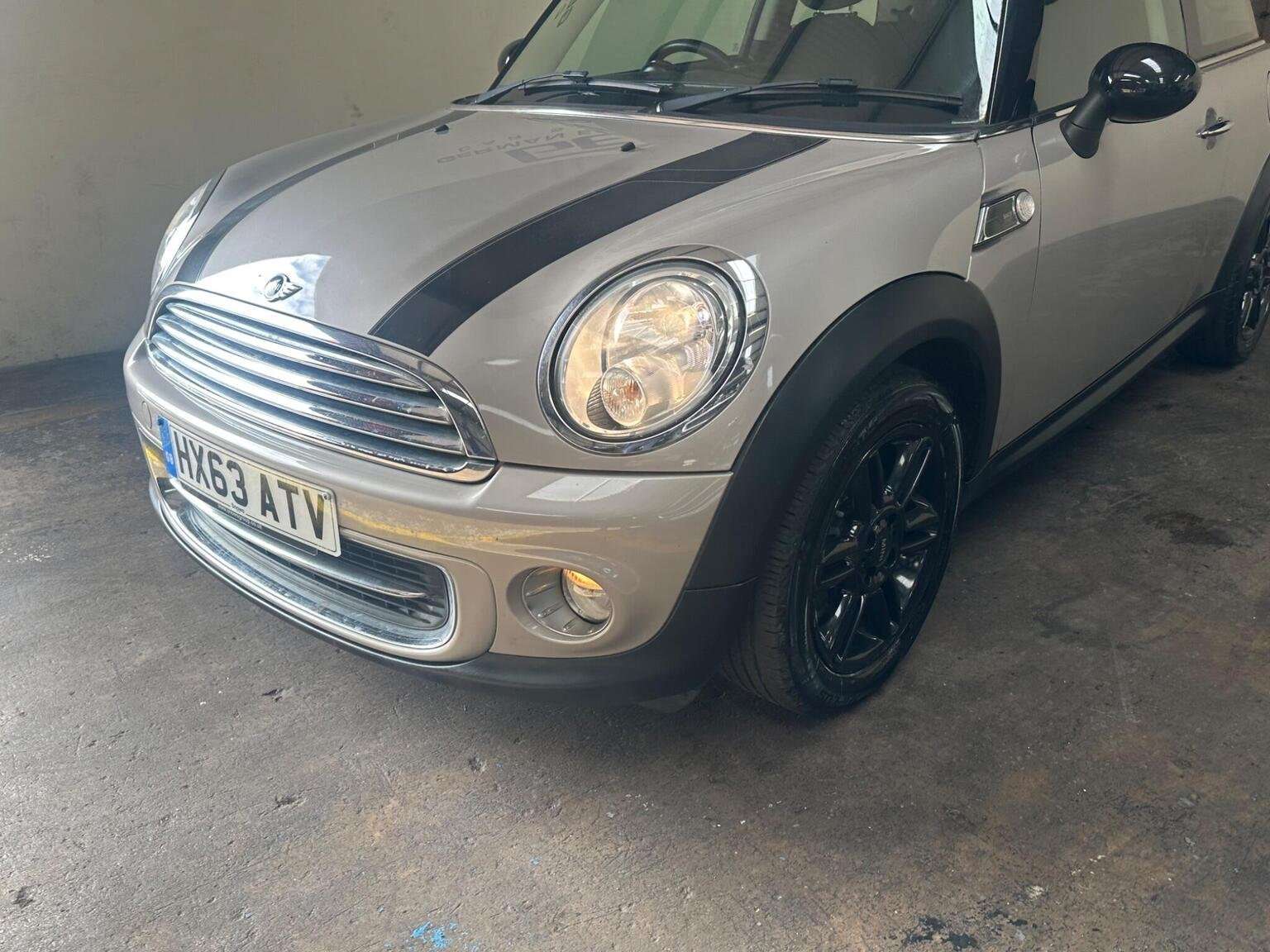 A 2013 MINI HATCH 1.6 Cooper Baker Street Euro 6 (s/s) 3dr A 2013 MINI HATCH 1.6 Cooper Baker Street Euro 6 (s/s) 3dr