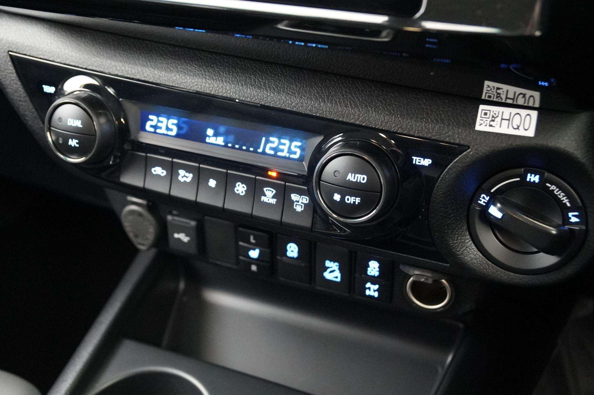 2024 TOYOTA HILUX 2024 TOYOTA HILUX