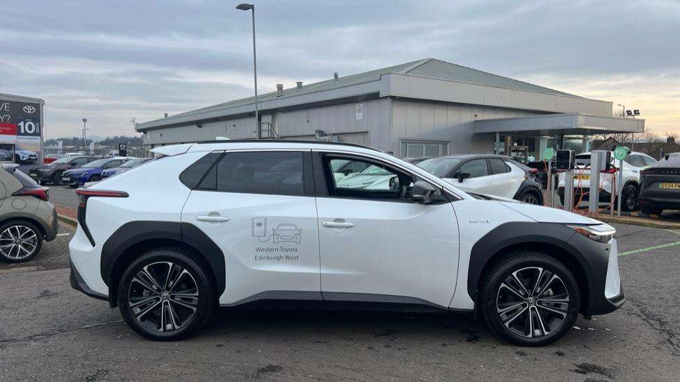 2024 TOYOTA BZ4X 2024 TOYOTA BZ4X