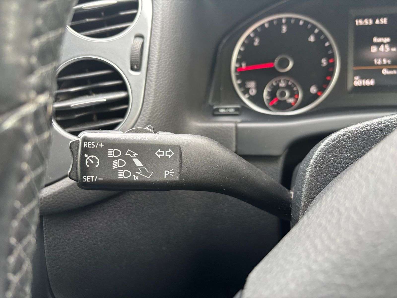 2015 VOLKSWAGEN TIGUAN 2015 VOLKSWAGEN TIGUAN