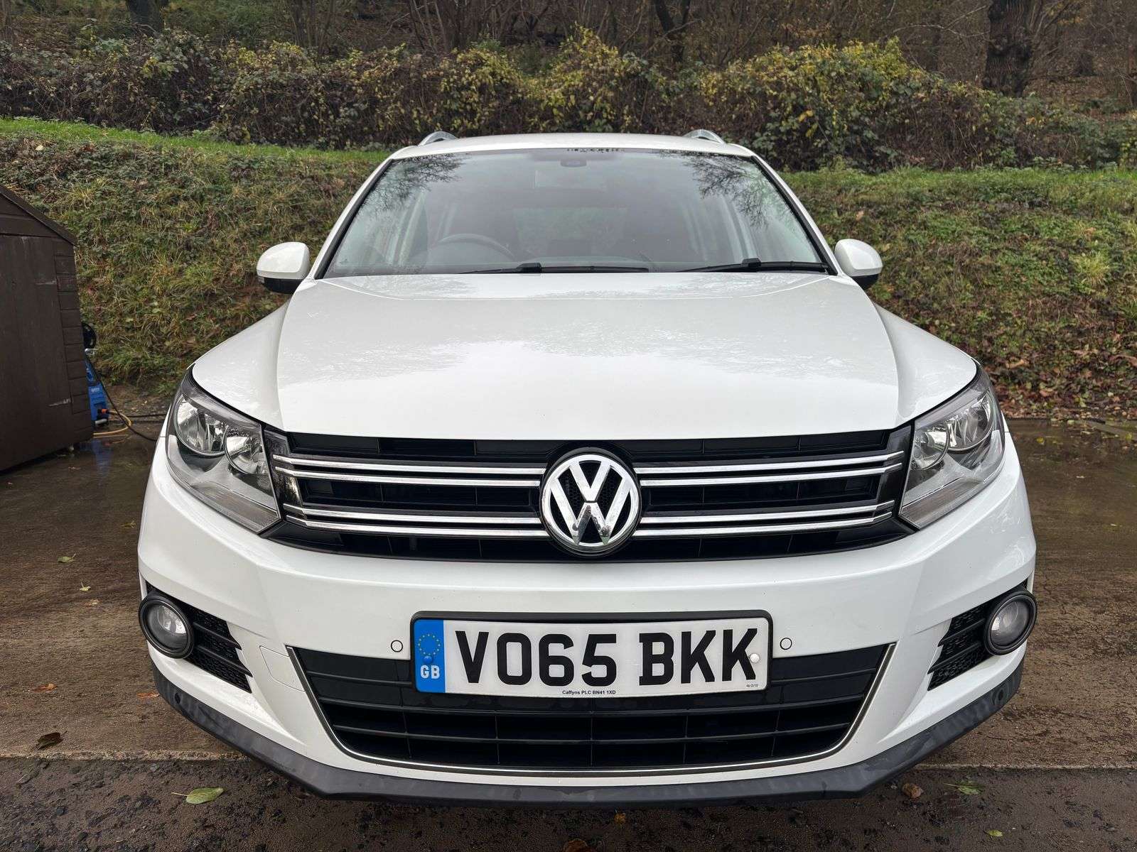 A 2015 VOLKSWAGEN TIGUAN 2.0 TDI BlueMotion Tech Match Edition SUV 5dr Diesel DSG 4WD Euro 6 (s/s) (150 ps) A 2015 VOLKSWAGEN TIGUAN 2.0 TDI BlueMotion Tech Match Edition SUV 5dr Diesel DSG 4WD Euro 6 (s/s) (150 ps)