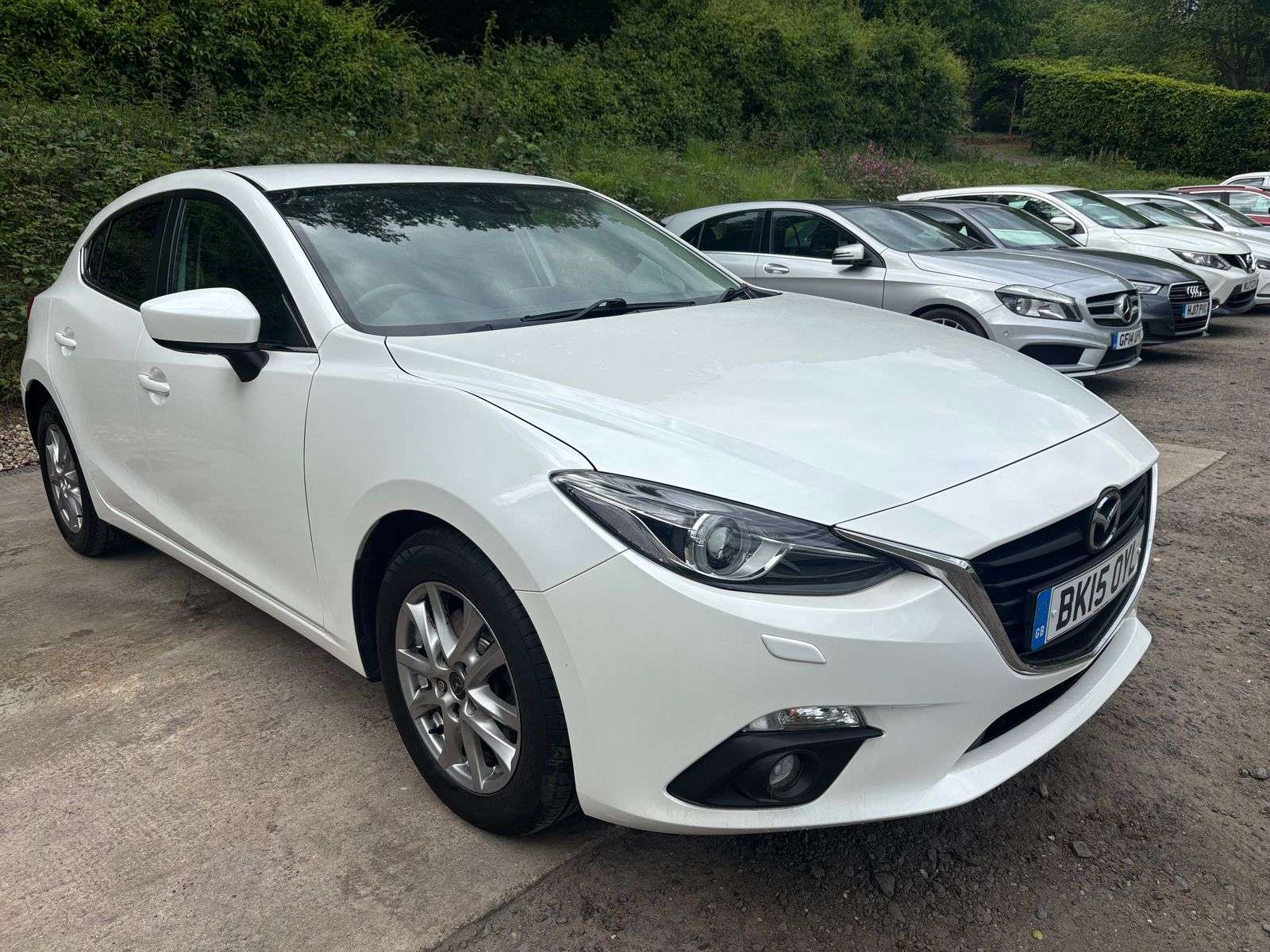 A 2015 MAZDA MAZDA3 2.0 SKYACTIV-G SE-L Nav Hatchback 5dr Petrol Manual Euro 5 (s/s) (120 ps) A 2015 MAZDA MAZDA3 2.0 SKYACTIV-G SE-L Nav Hatchback 5dr Petrol Manual Euro 5 (s/s) (120 ps)