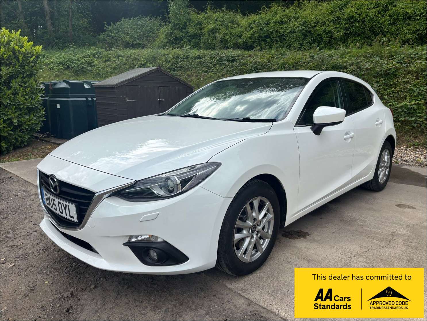 A 2015 MAZDA MAZDA3 2.0 SKYACTIV-G SE-L Nav Hatchback 5dr Petrol Manual Euro 5 (s/s) (120 ps) A 2015 MAZDA MAZDA3 2.0 SKYACTIV-G SE-L Nav Hatchback 5dr Petrol Manual Euro 5 (s/s) (120 ps)