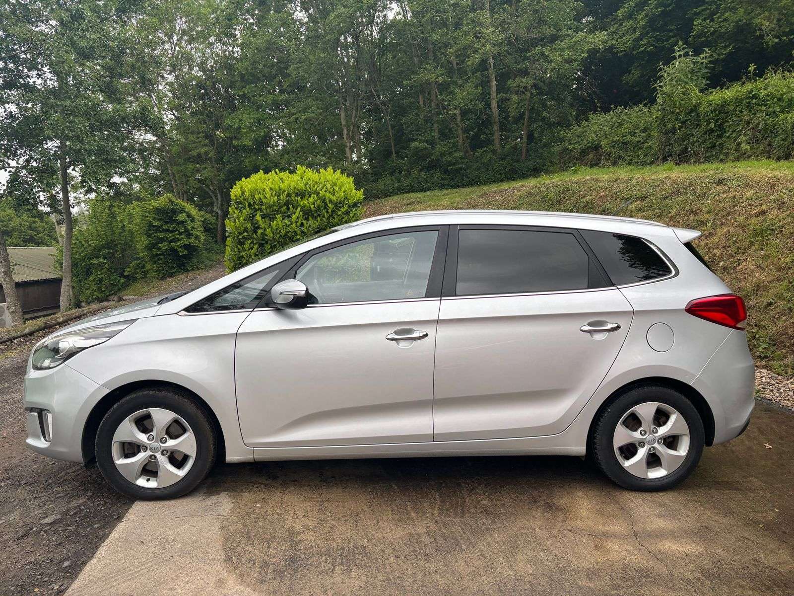 2013 KIA CARENS 2013 KIA CARENS