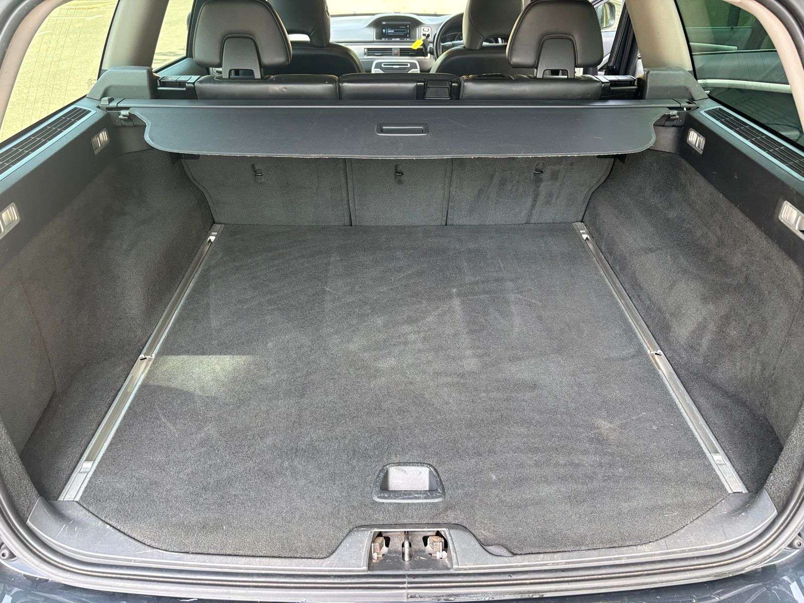 2014 VOLVO V70 2014 VOLVO V70