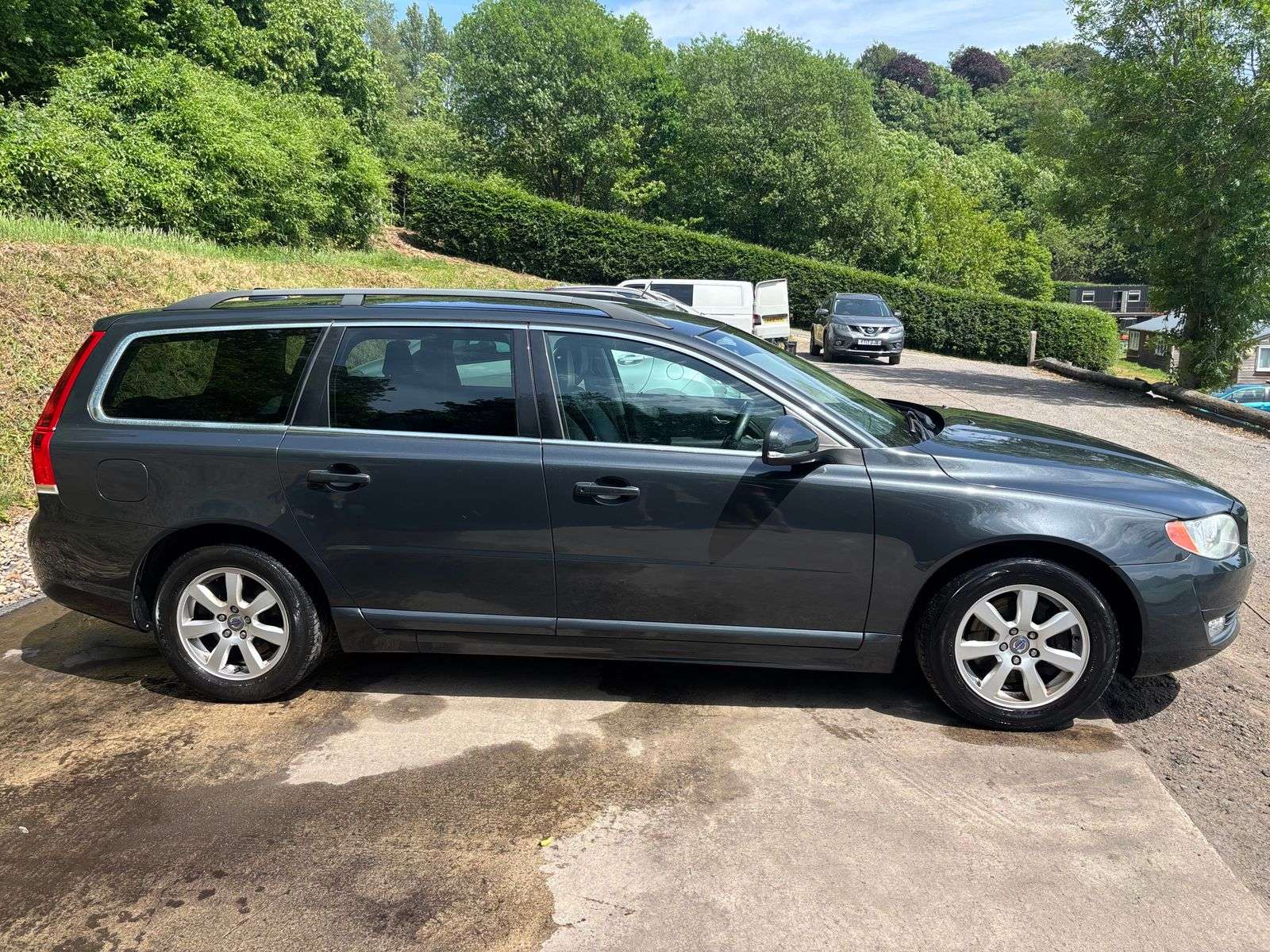 A 2014 VOLVO V70 2.0 D3 Business Edition Estate 5dr Diesel Manual Euro 5 (s/s) (136 ps) A 2014 VOLVO V70 2.0 D3 Business Edition Estate 5dr Diesel Manual Euro 5 (s/s) (136 ps)