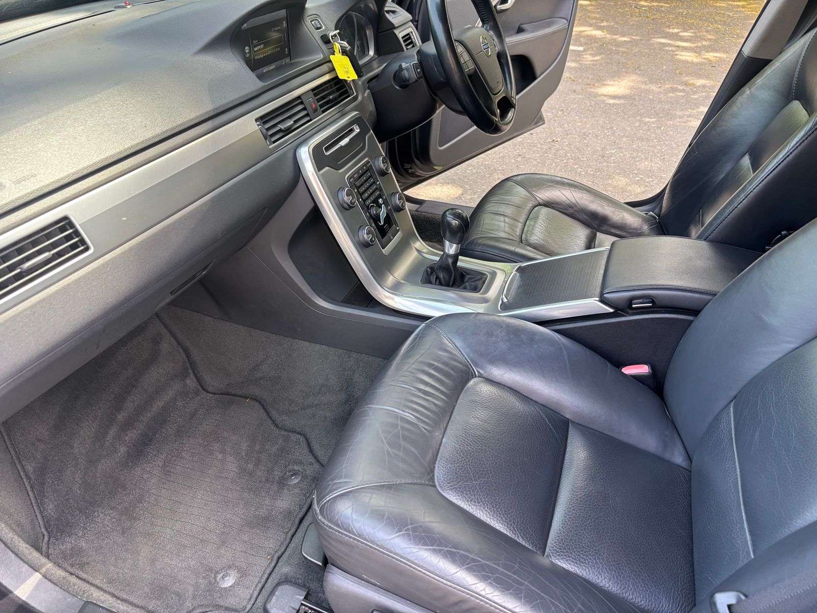 2014 VOLVO V70 2014 VOLVO V70