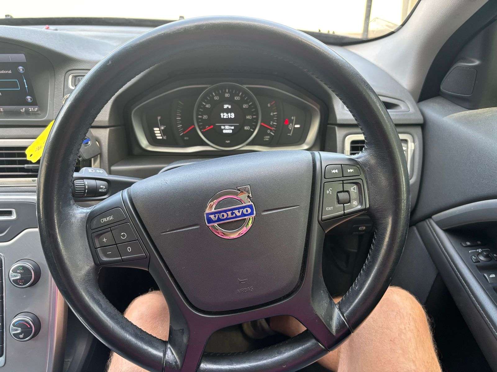 2014 VOLVO V70 2014 VOLVO V70