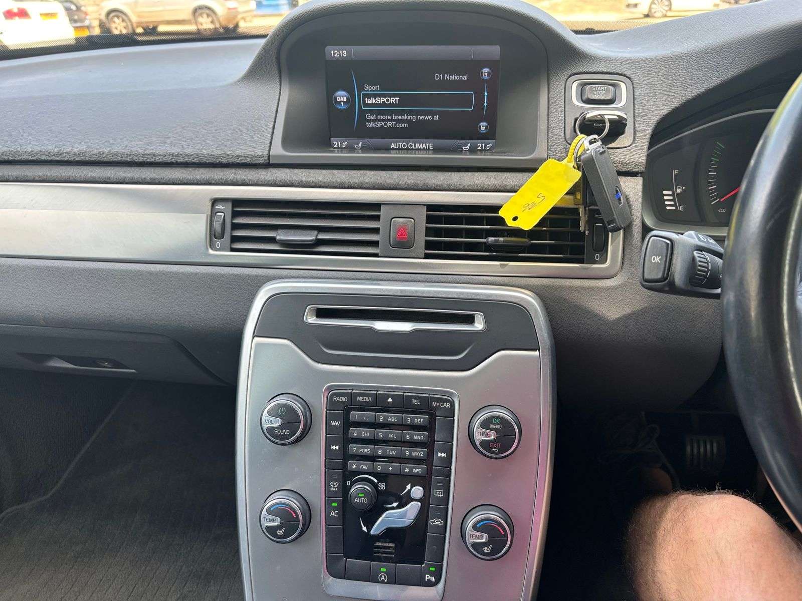 2014 VOLVO V70 2014 VOLVO V70