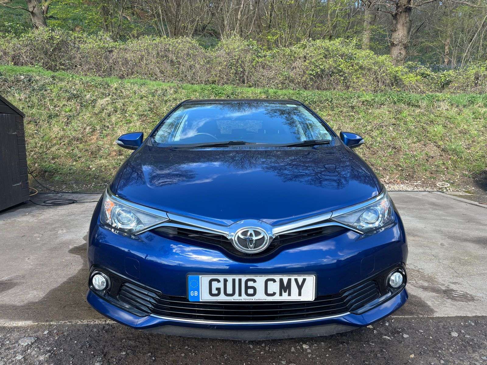 A 2016 TOYOTA AURIS 1.2 VVT-i Design Hatchback 5dr Petrol Manual Euro 6 (s/s) (116 ps) A 2016 TOYOTA AURIS 1.2 VVT-i Design Hatchback 5dr Petrol Manual Euro 6 (s/s) (116 ps)