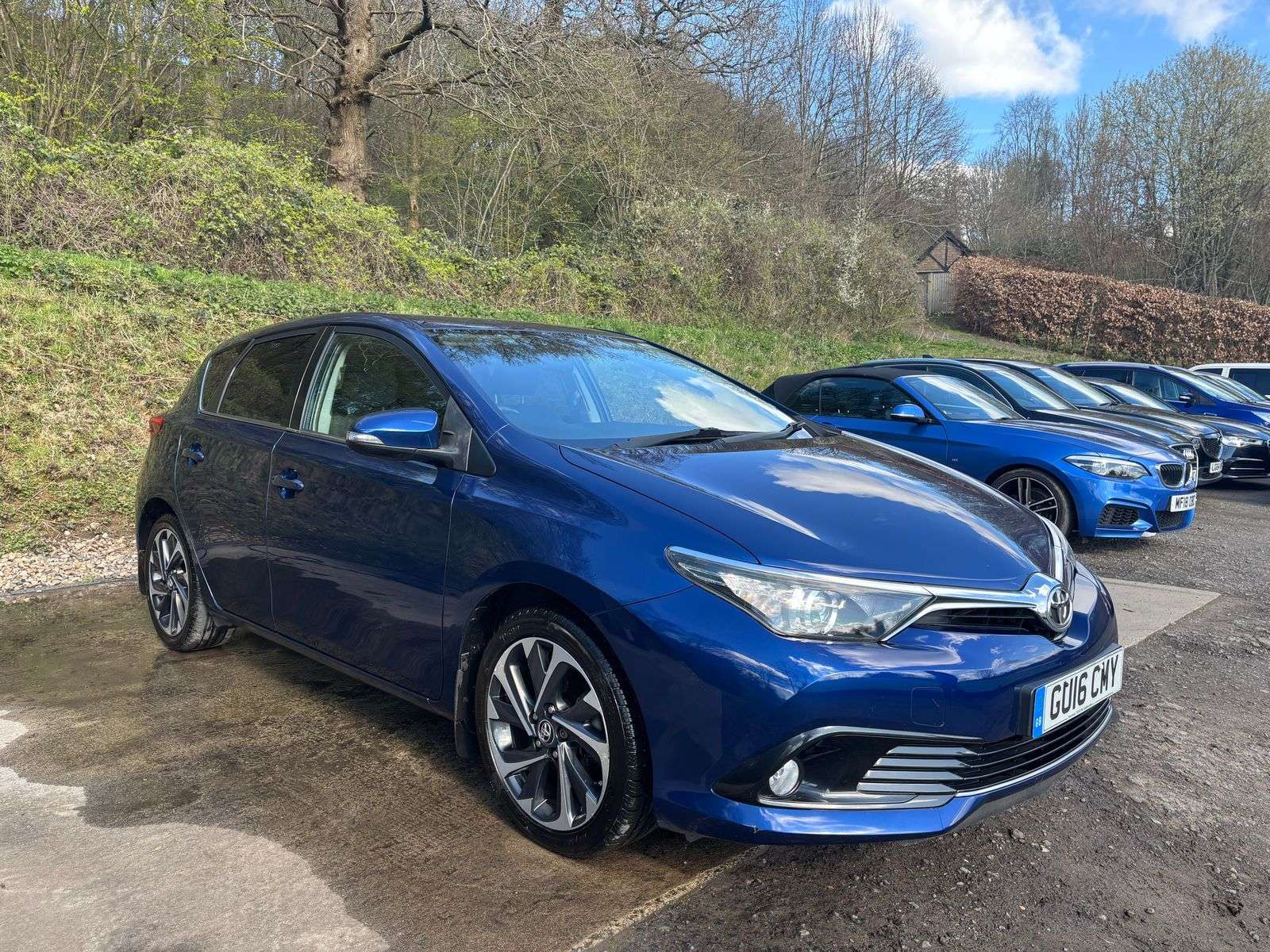 A 2016 TOYOTA AURIS 1.2 VVT-i Design Hatchback 5dr Petrol Manual Euro 6 (s/s) (116 ps) A 2016 TOYOTA AURIS 1.2 VVT-i Design Hatchback 5dr Petrol Manual Euro 6 (s/s) (116 ps)