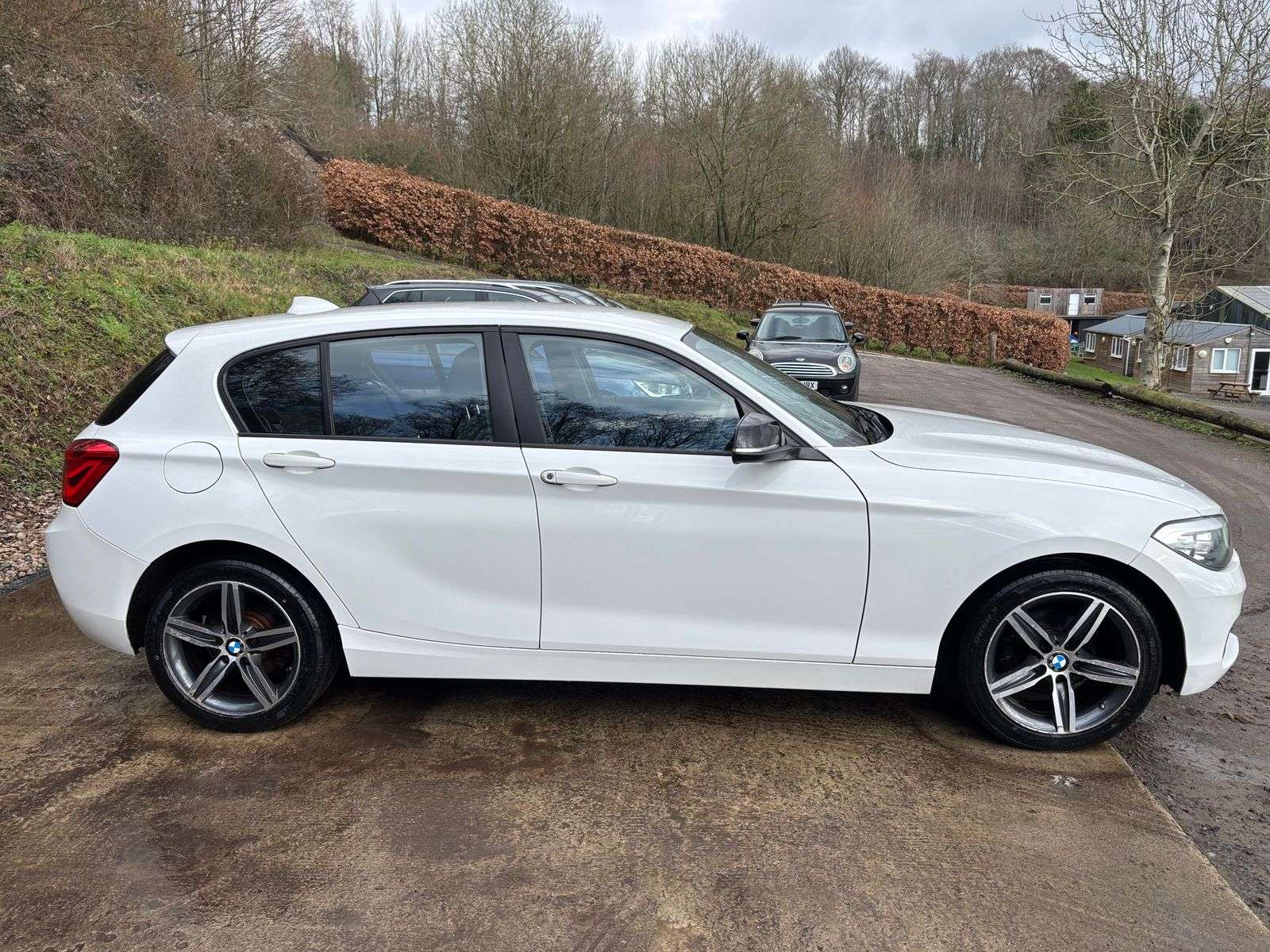 A 2016 BMW 1 SERIES 1.5 118i Sport Hatchback 5dr Petrol Manual Euro 6 (s/s) (136 ps) A 2016 BMW 1 SERIES 1.5 118i Sport Hatchback 5dr Petrol Manual Euro 6 (s/s) (136 ps)