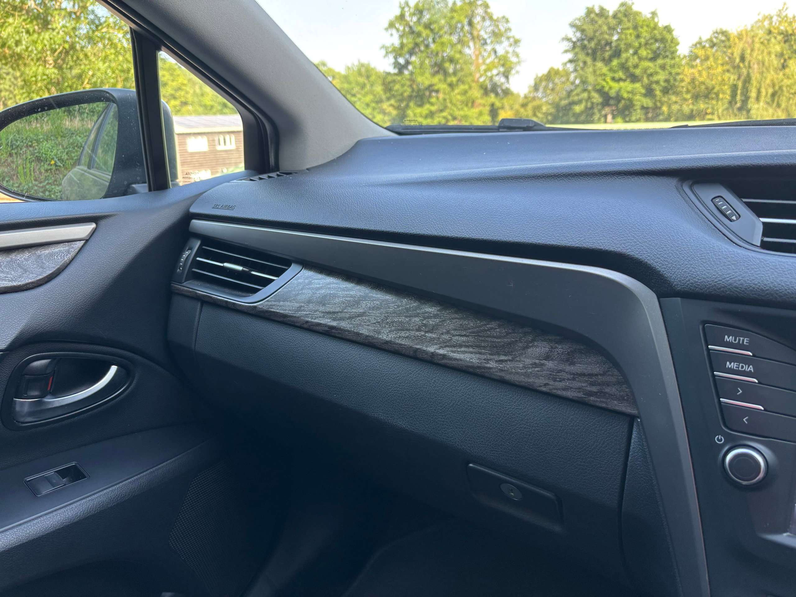 2016 TOYOTA AVENSIS 2016 TOYOTA AVENSIS