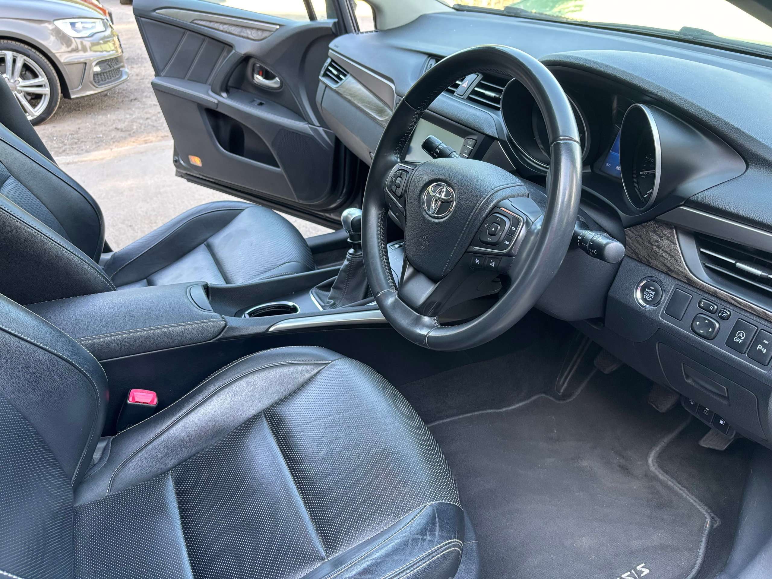 2016 TOYOTA AVENSIS 2016 TOYOTA AVENSIS