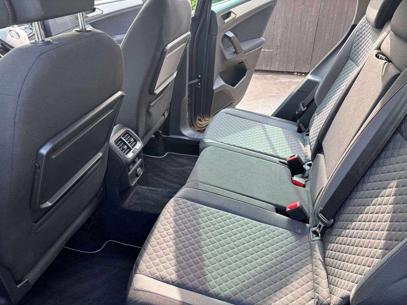 2018 VOLKSWAGEN TIGUAN 2018 VOLKSWAGEN TIGUAN