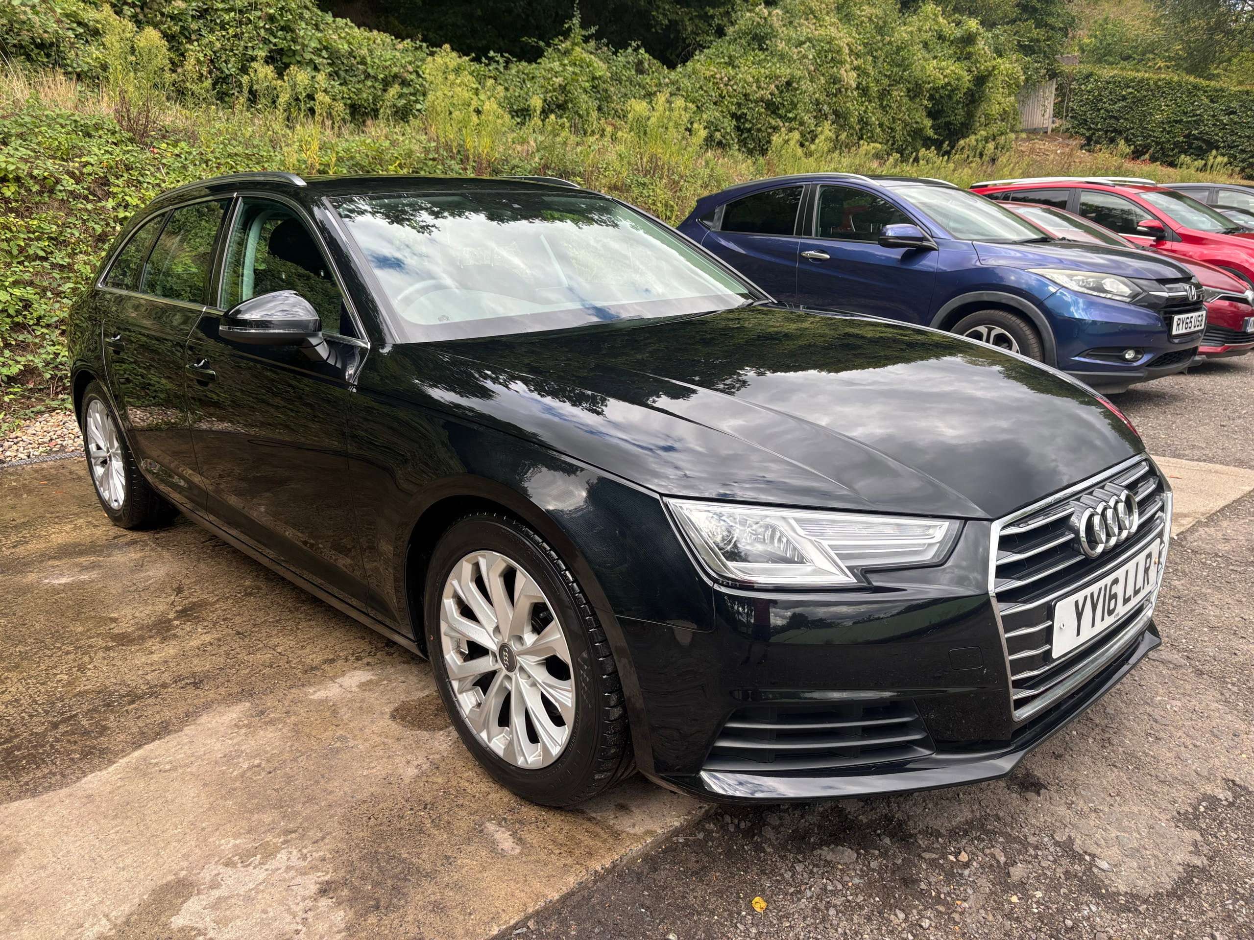 A 2016 AUDI A4 AVANT 2.0 TDI ultra SE Estate 5dr Diesel Manual Euro 6 (s/s) (150 ps) A 2016 AUDI A4 AVANT 2.0 TDI ultra SE Estate 5dr Diesel Manual Euro 6 (s/s) (150 ps)