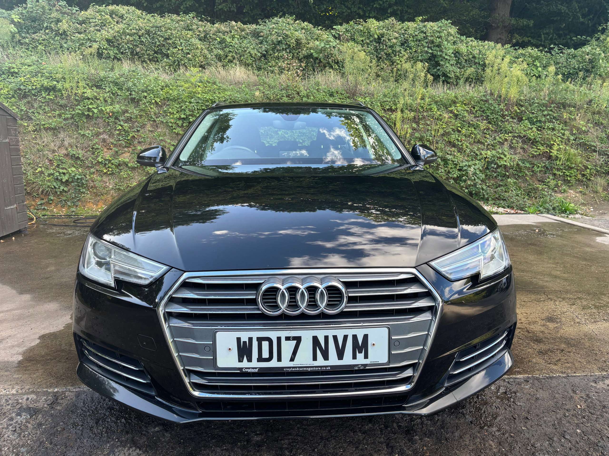 A 2017 AUDI A4 AVANT 2.0 TDI ultra Sport Estate 5dr Diesel Manual Euro 6 (s/s) (150 ps) A 2017 AUDI A4 AVANT 2.0 TDI ultra Sport Estate 5dr Diesel Manual Euro 6 (s/s) (150 ps)