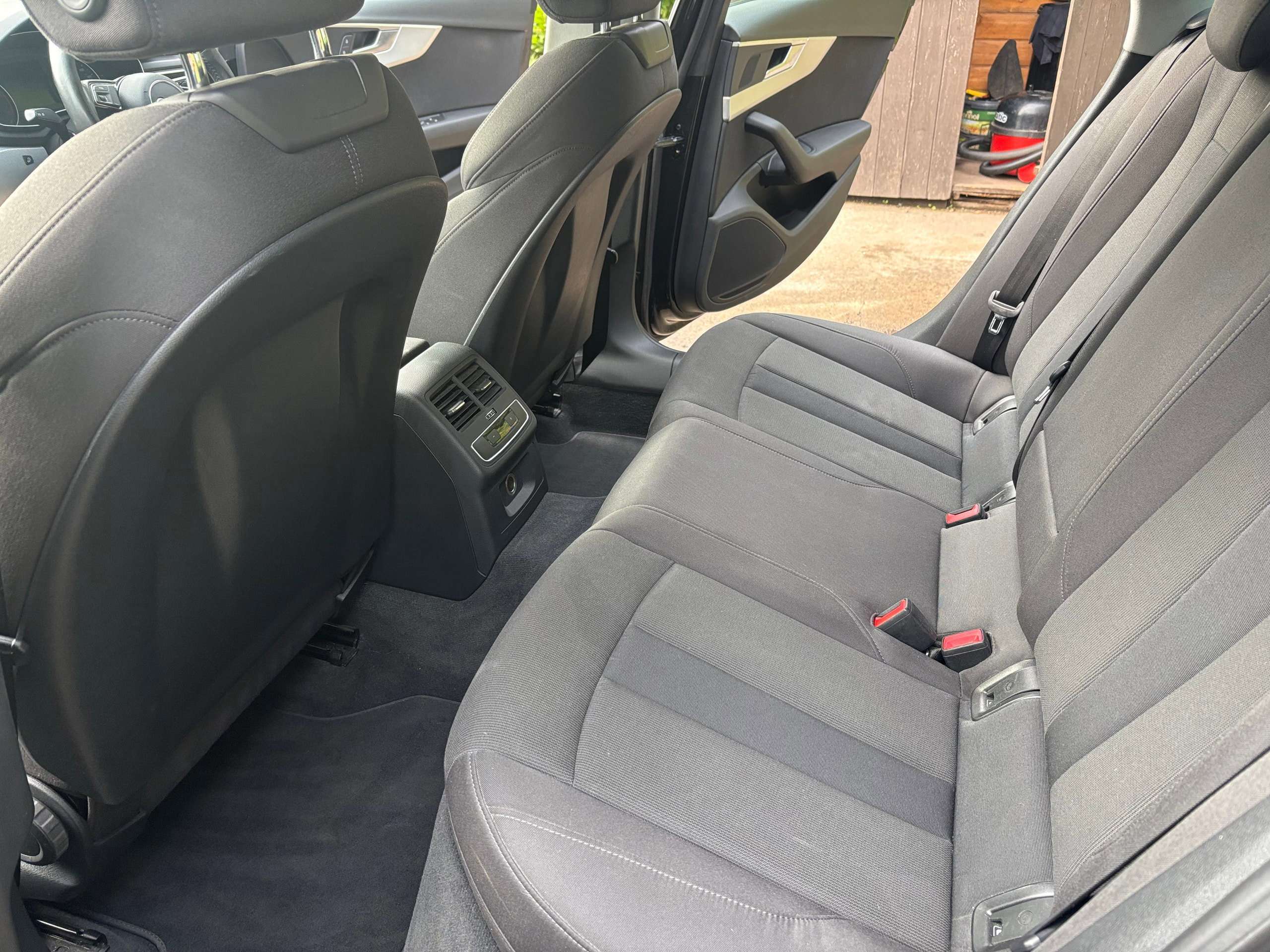 2016 AUDI A4 2016 AUDI A4