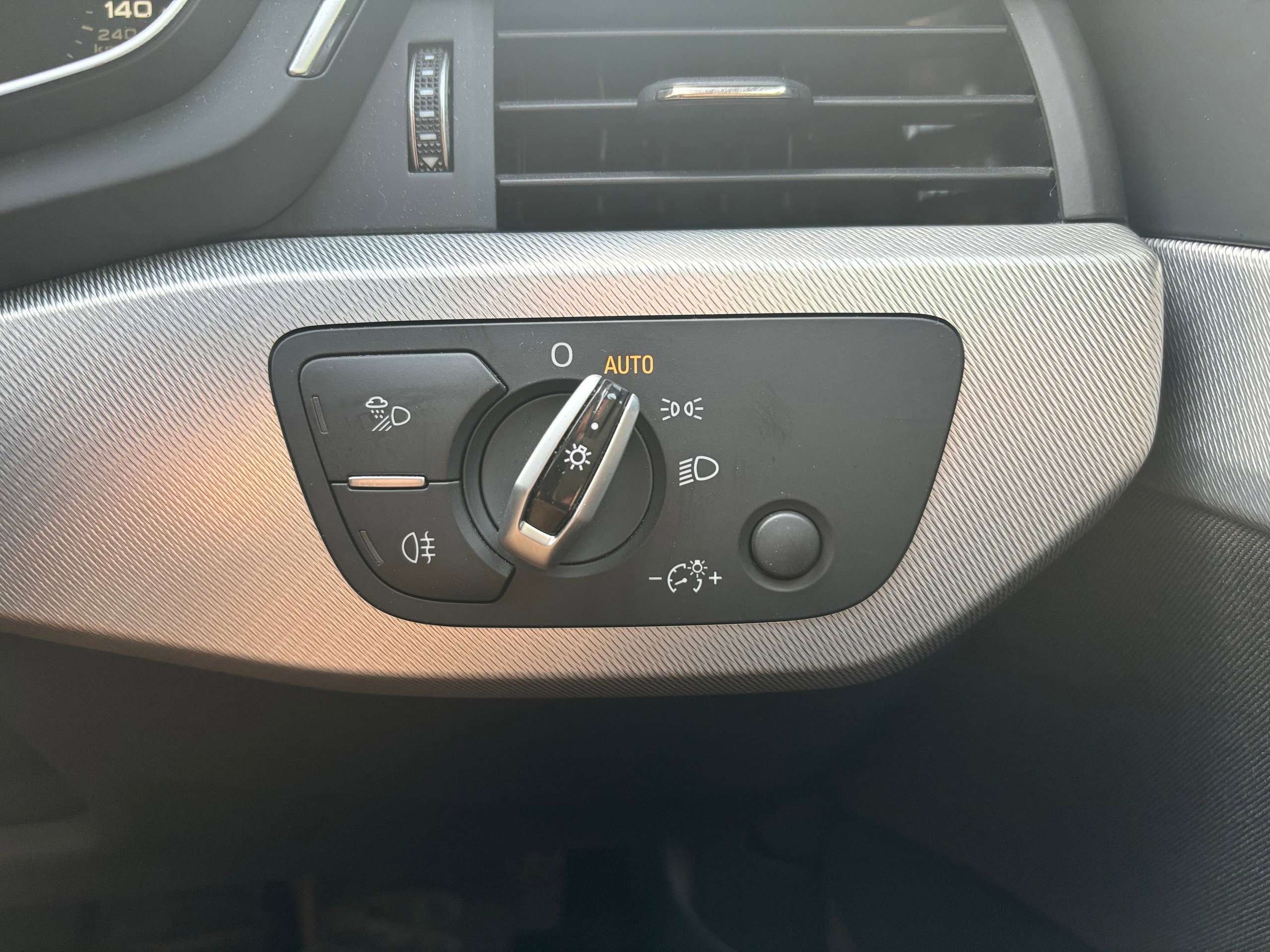 2016 AUDI A4 2016 AUDI A4