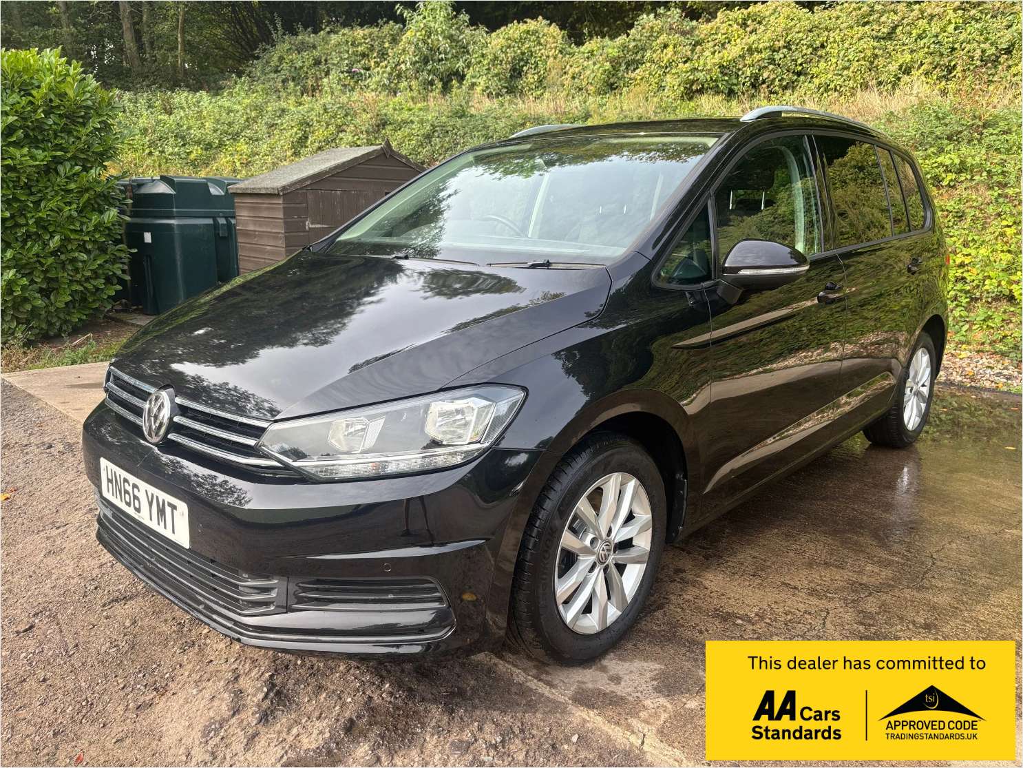 A 2016 VOLKSWAGEN TOURAN 2.0 TDI BlueMotion Tech SE MPV 5dr Diesel Manual Euro 6 (s/s) (150 ps) A 2016 VOLKSWAGEN TOURAN 2.0 TDI BlueMotion Tech SE MPV 5dr Diesel Manual Euro 6 (s/s) (150 ps)
