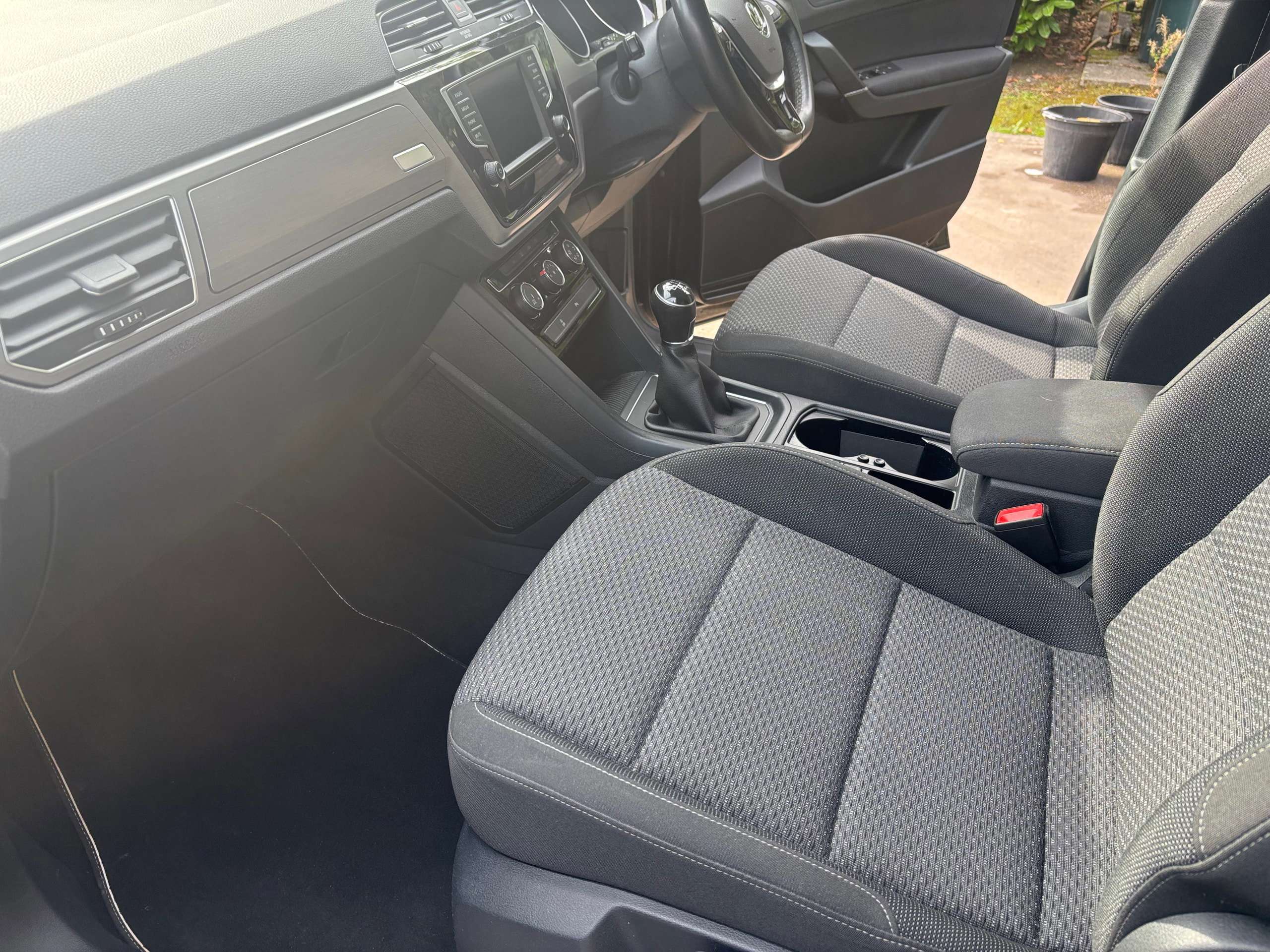 2016 VOLKSWAGEN TOURAN 2016 VOLKSWAGEN TOURAN