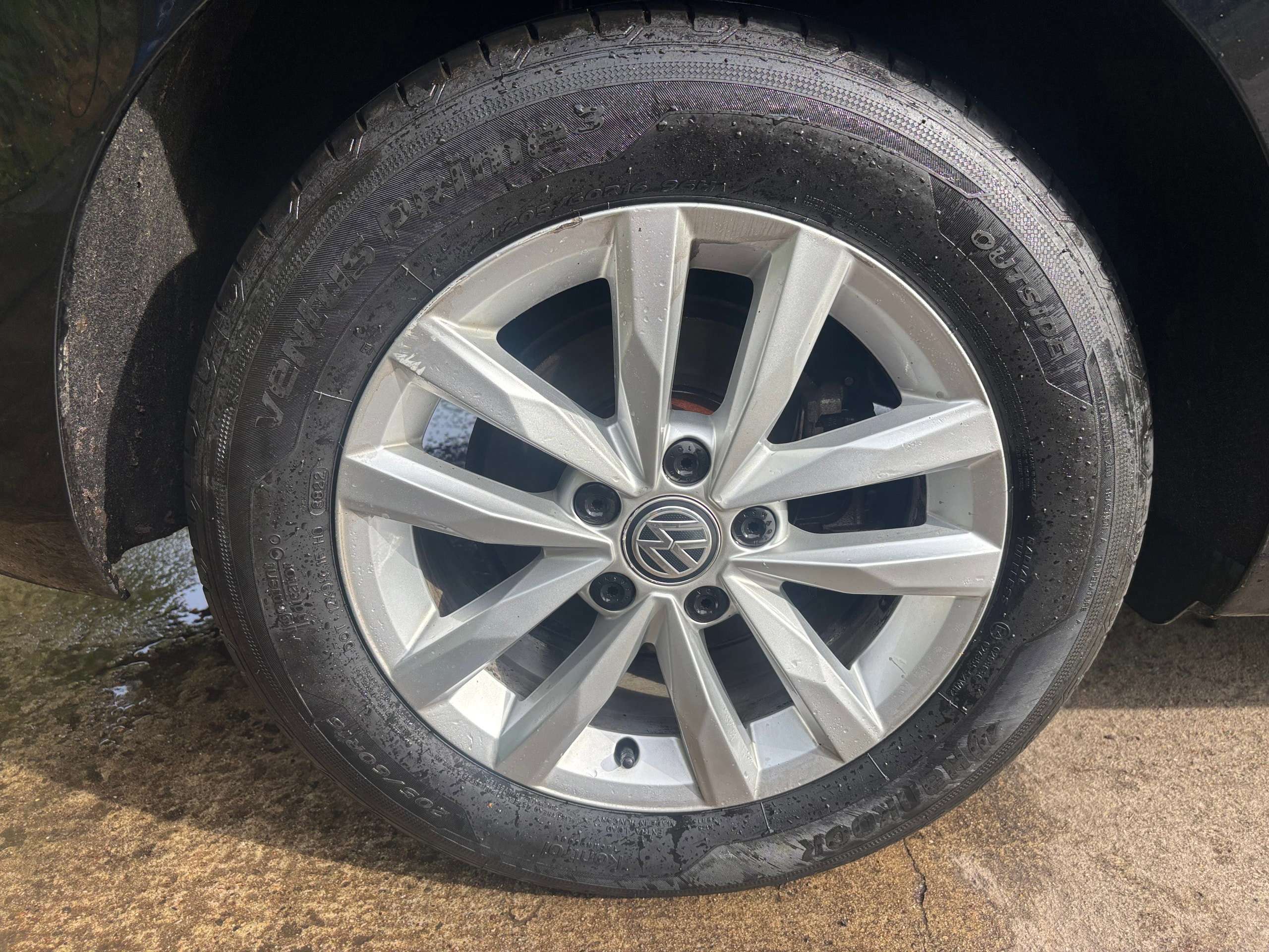 2016 VOLKSWAGEN TOURAN 2016 VOLKSWAGEN TOURAN