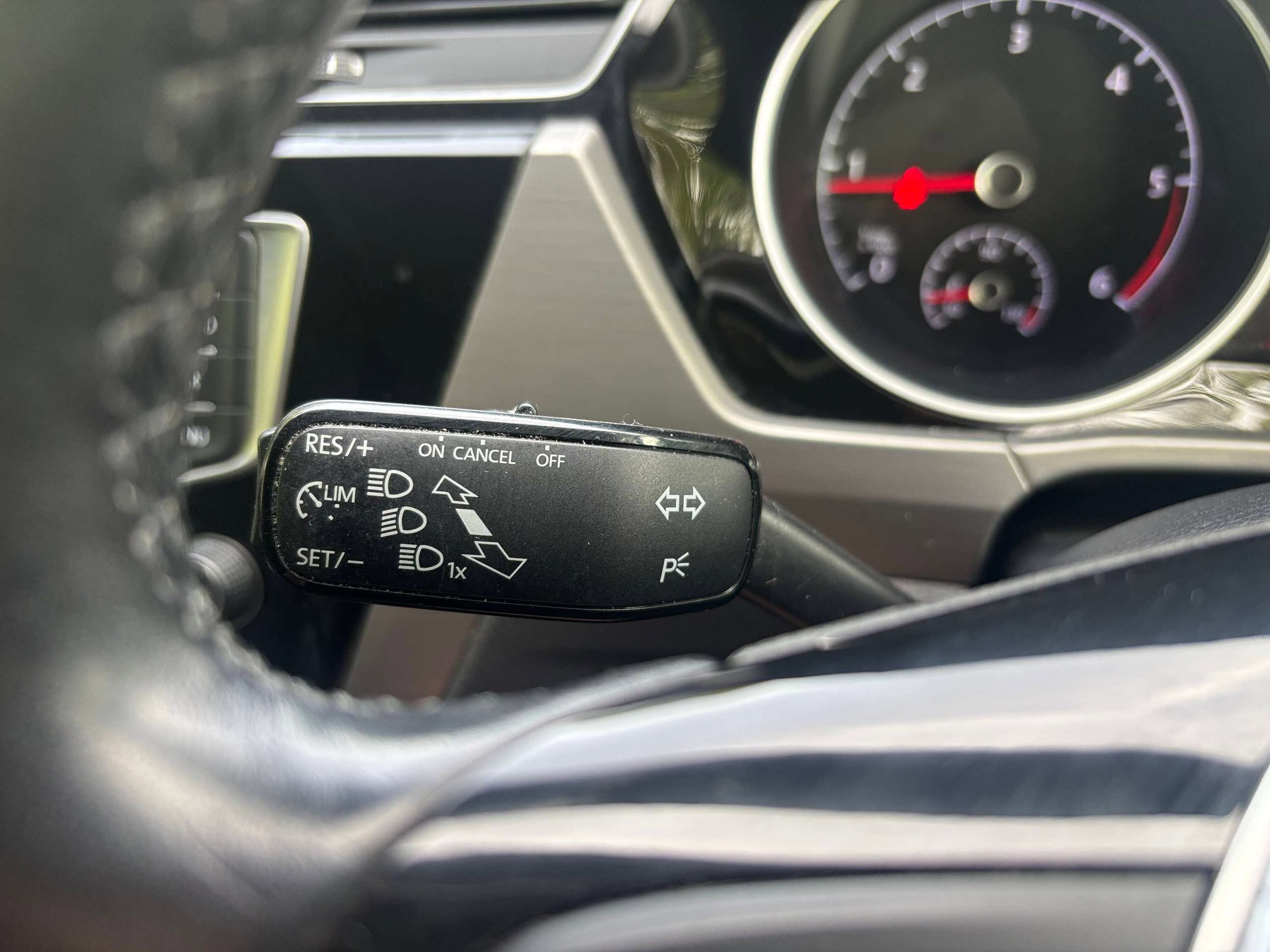 2016 VOLKSWAGEN TOURAN 2016 VOLKSWAGEN TOURAN