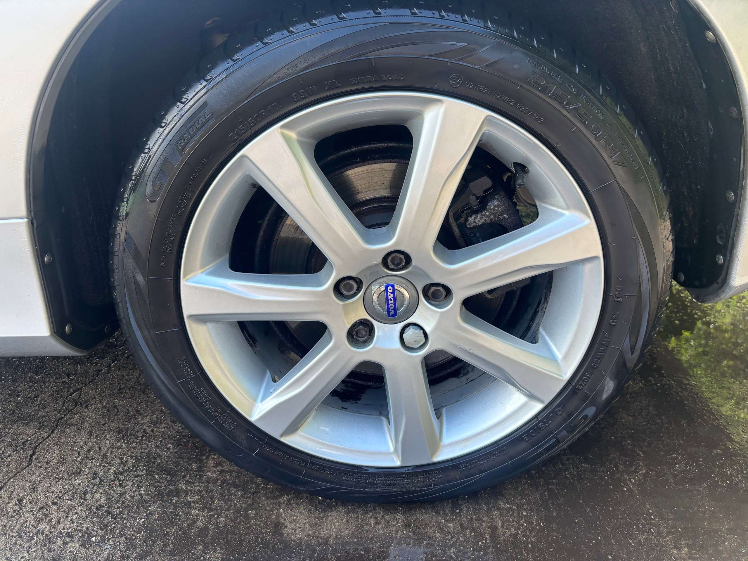 2015 VOLVO V60 2015 VOLVO V60