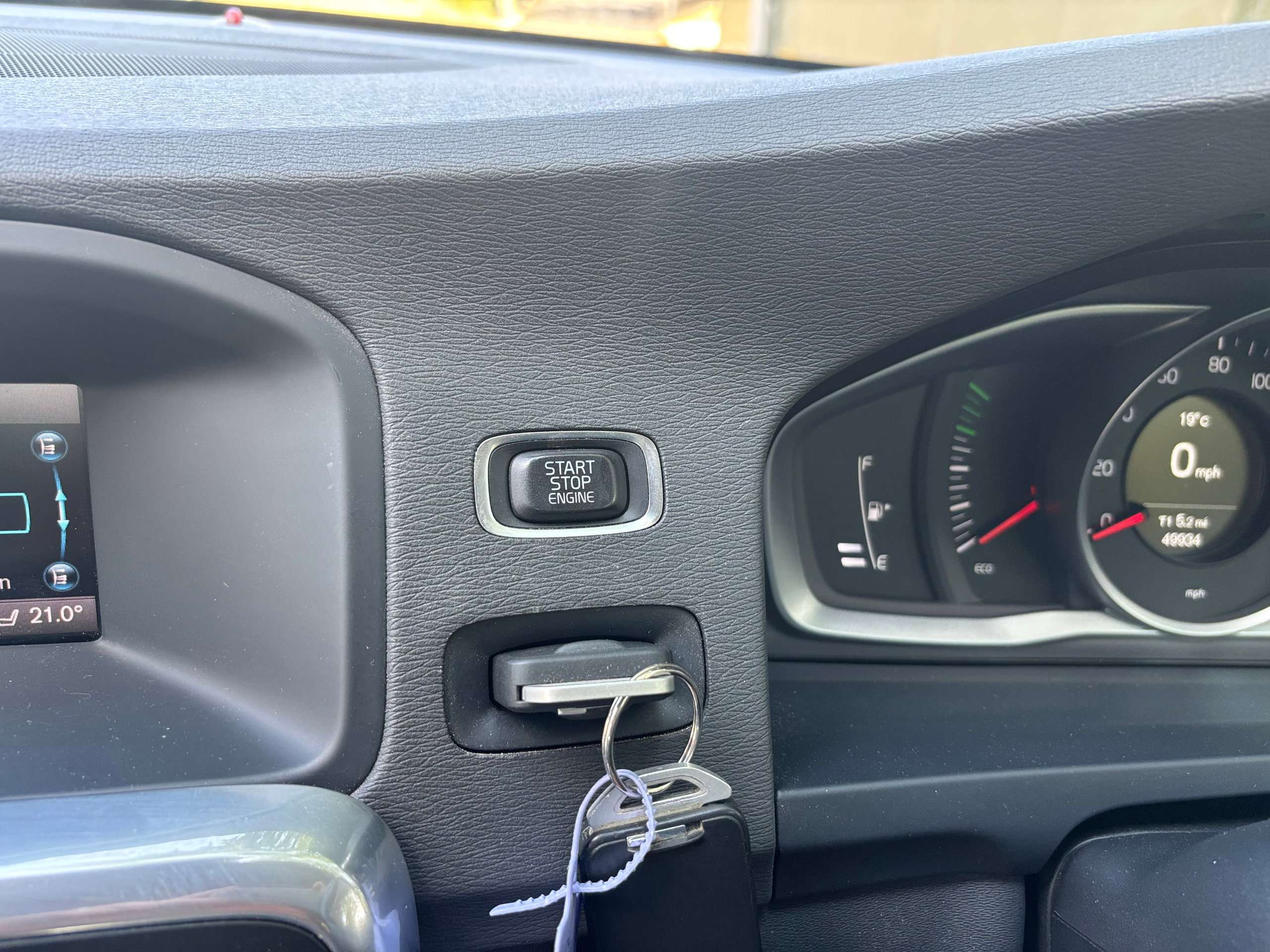 2015 VOLVO V60 2015 VOLVO V60