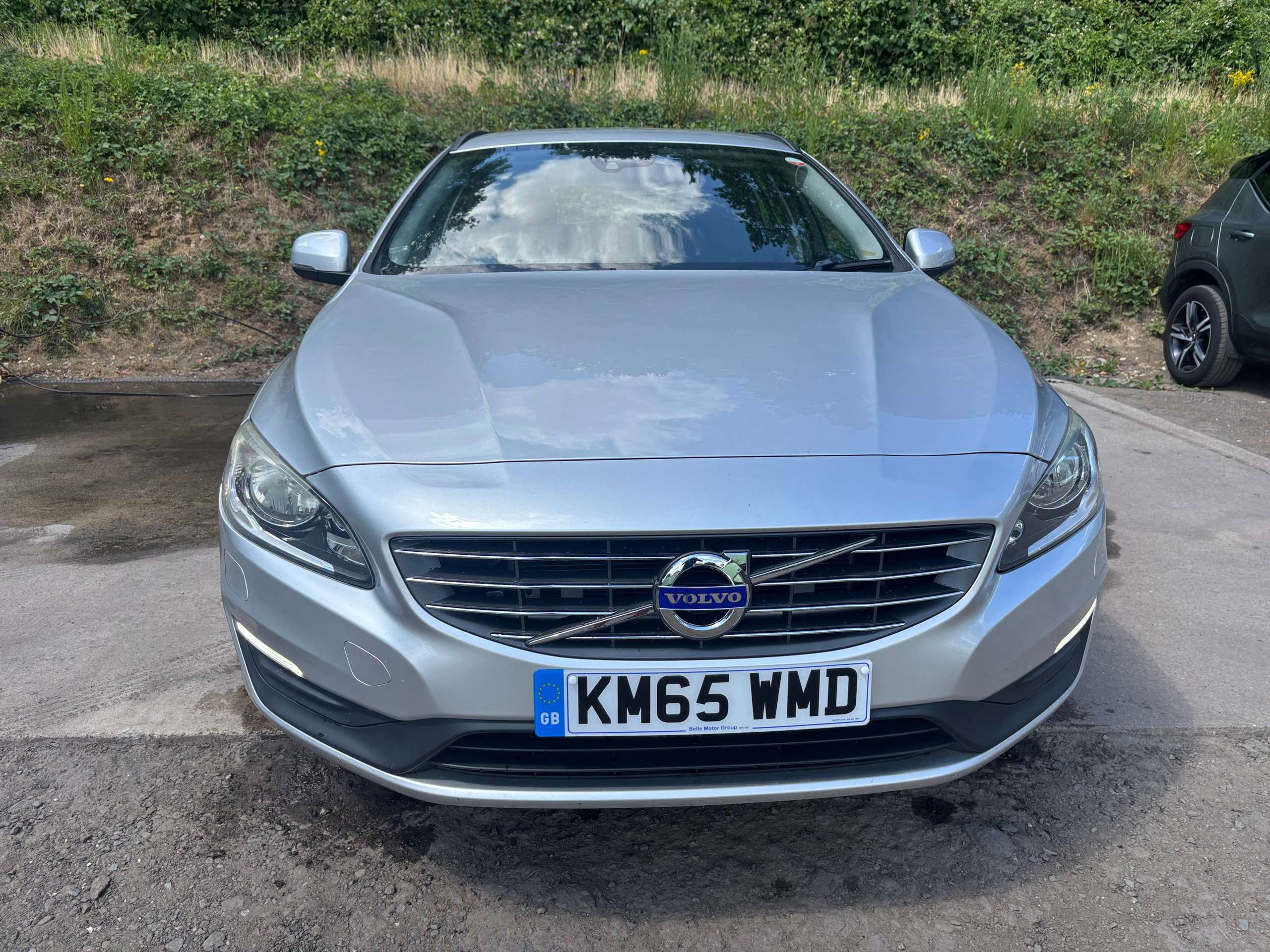 A 2015 VOLVO V60 2.0 T3 SE Estate 5dr Petrol Manual Euro 6 (s/s) (152 ps) A 2015 VOLVO V60 2.0 T3 SE Estate 5dr Petrol Manual Euro 6 (s/s) (152 ps)