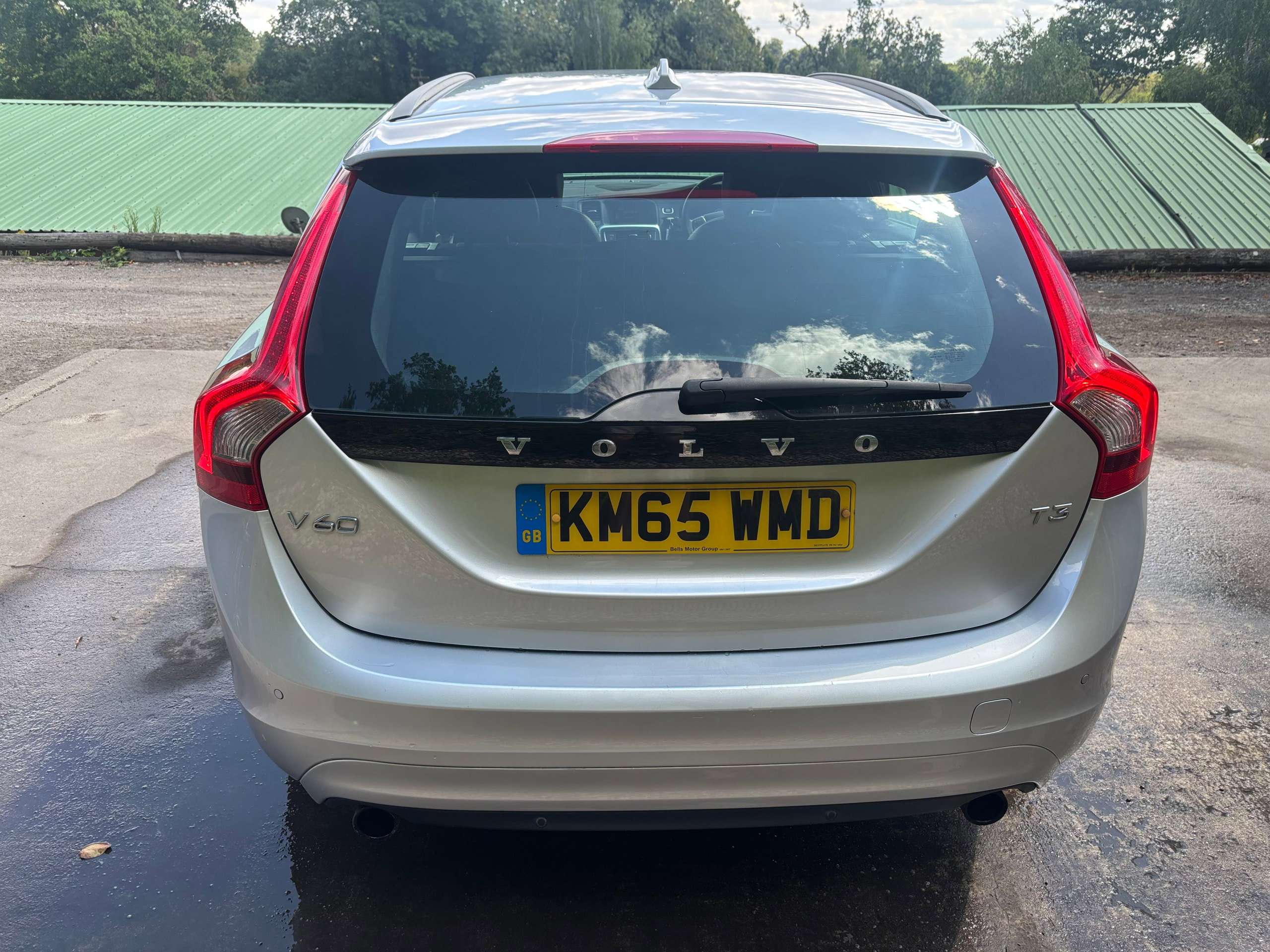 2015 VOLVO V60 2015 VOLVO V60