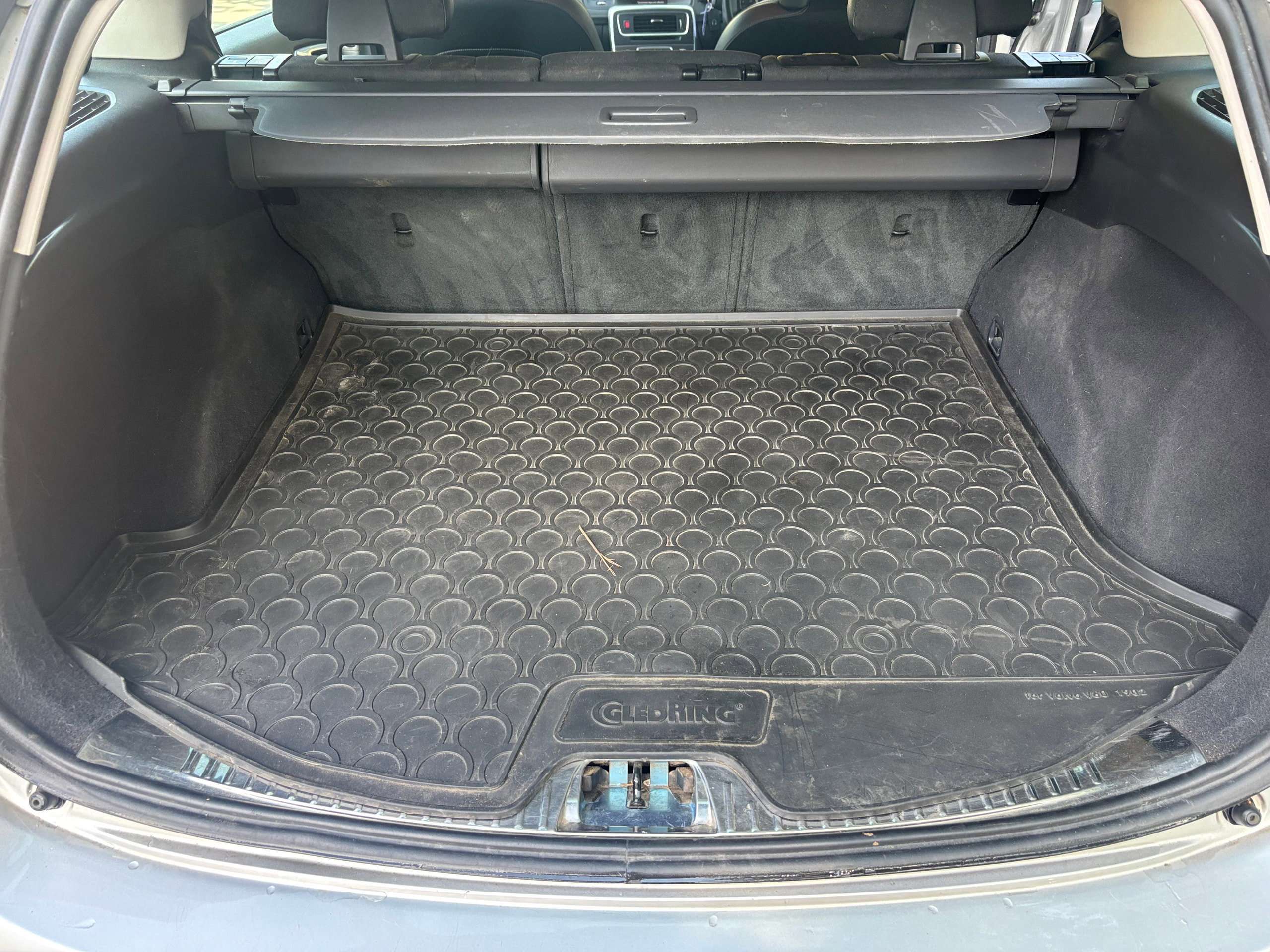 2015 VOLVO V60 2015 VOLVO V60